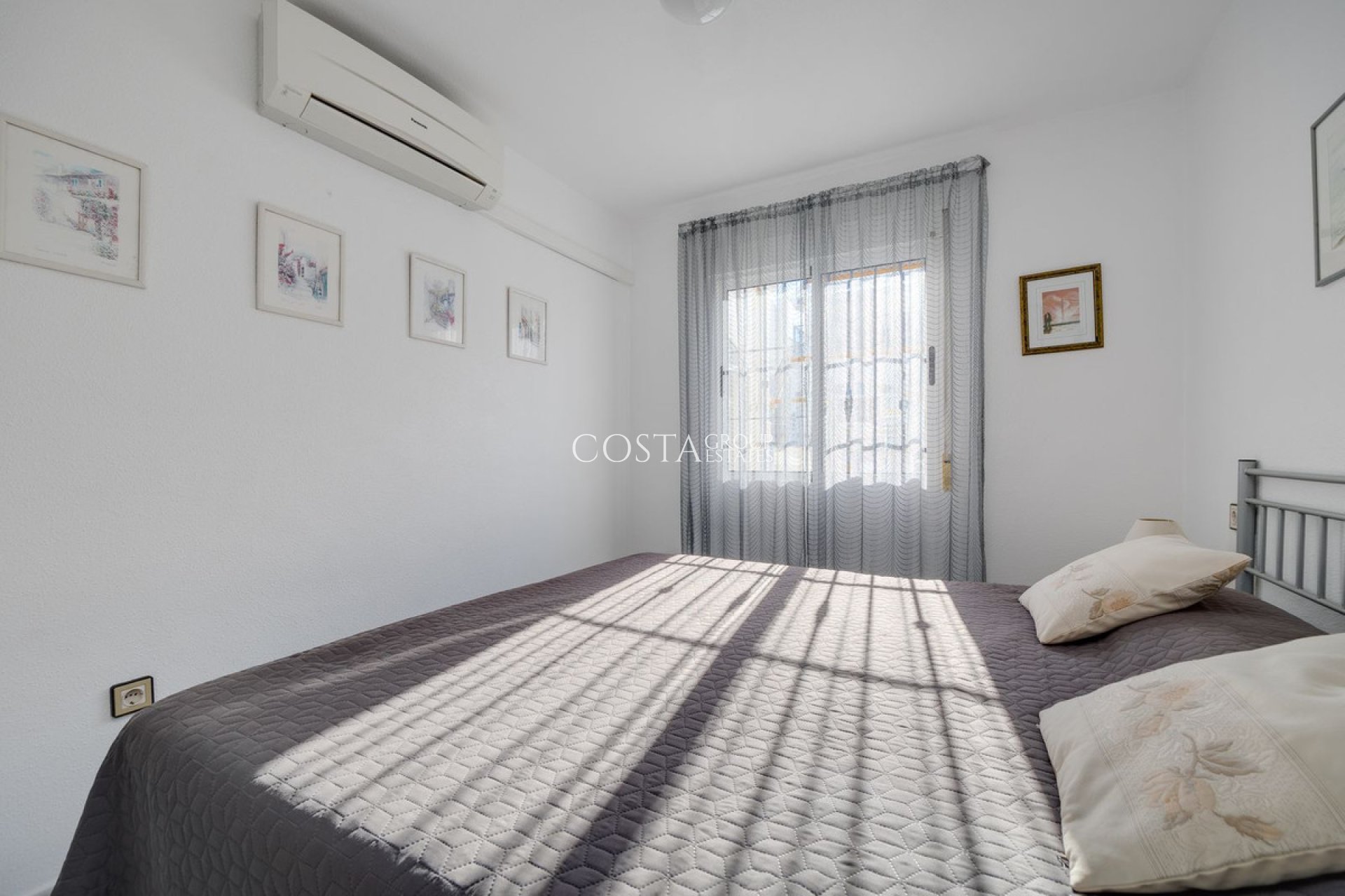 Resale - Apartments -
Orihuela - Orihuela Costa
