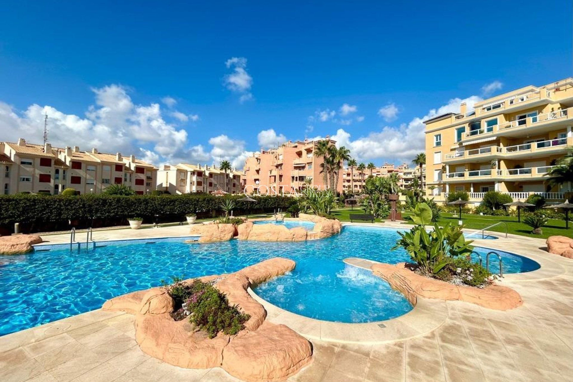 Resale - Apartments -
Orihuela - Orihuela Costa