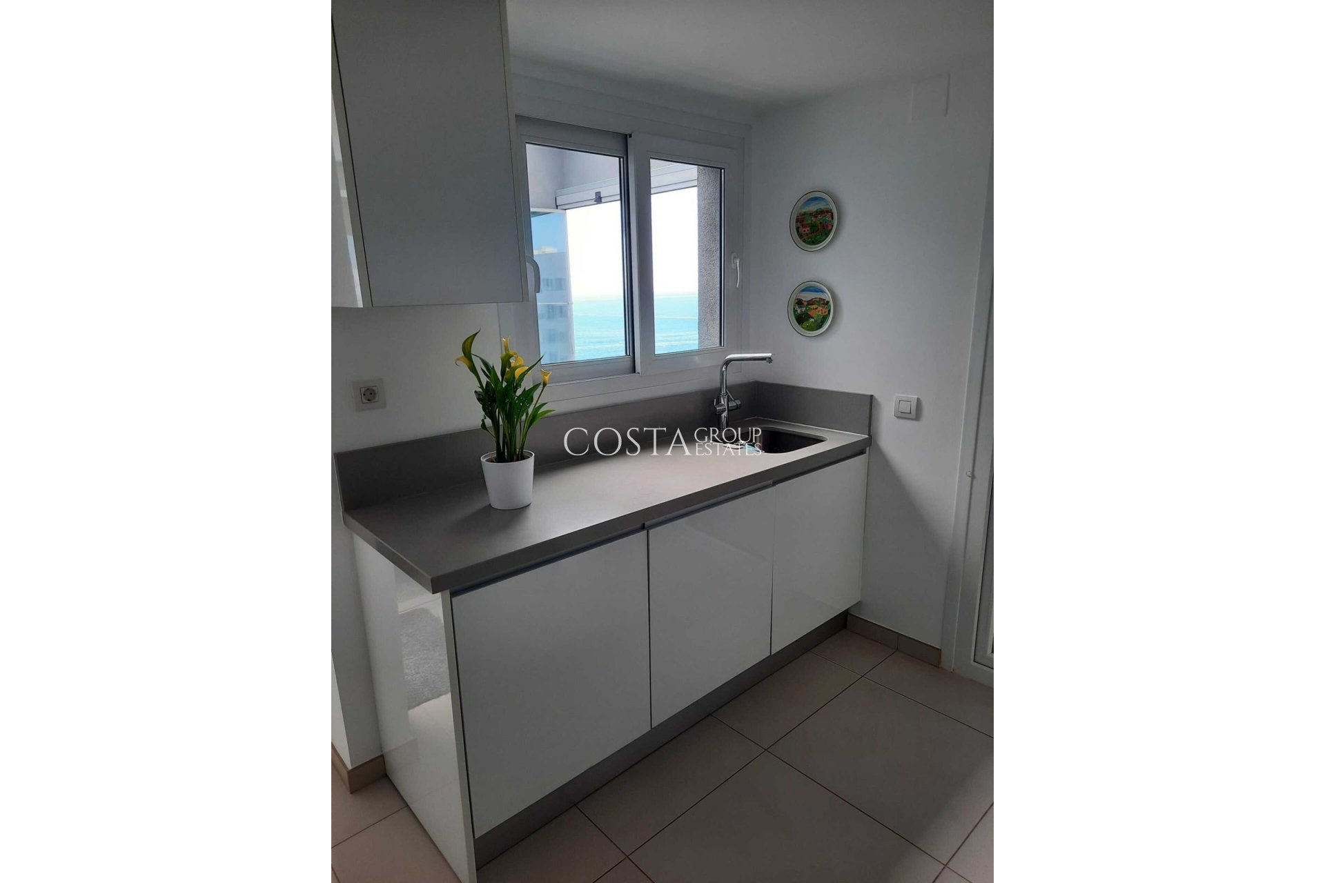 Resale - Apartments -
Orihuela - Punta Prima