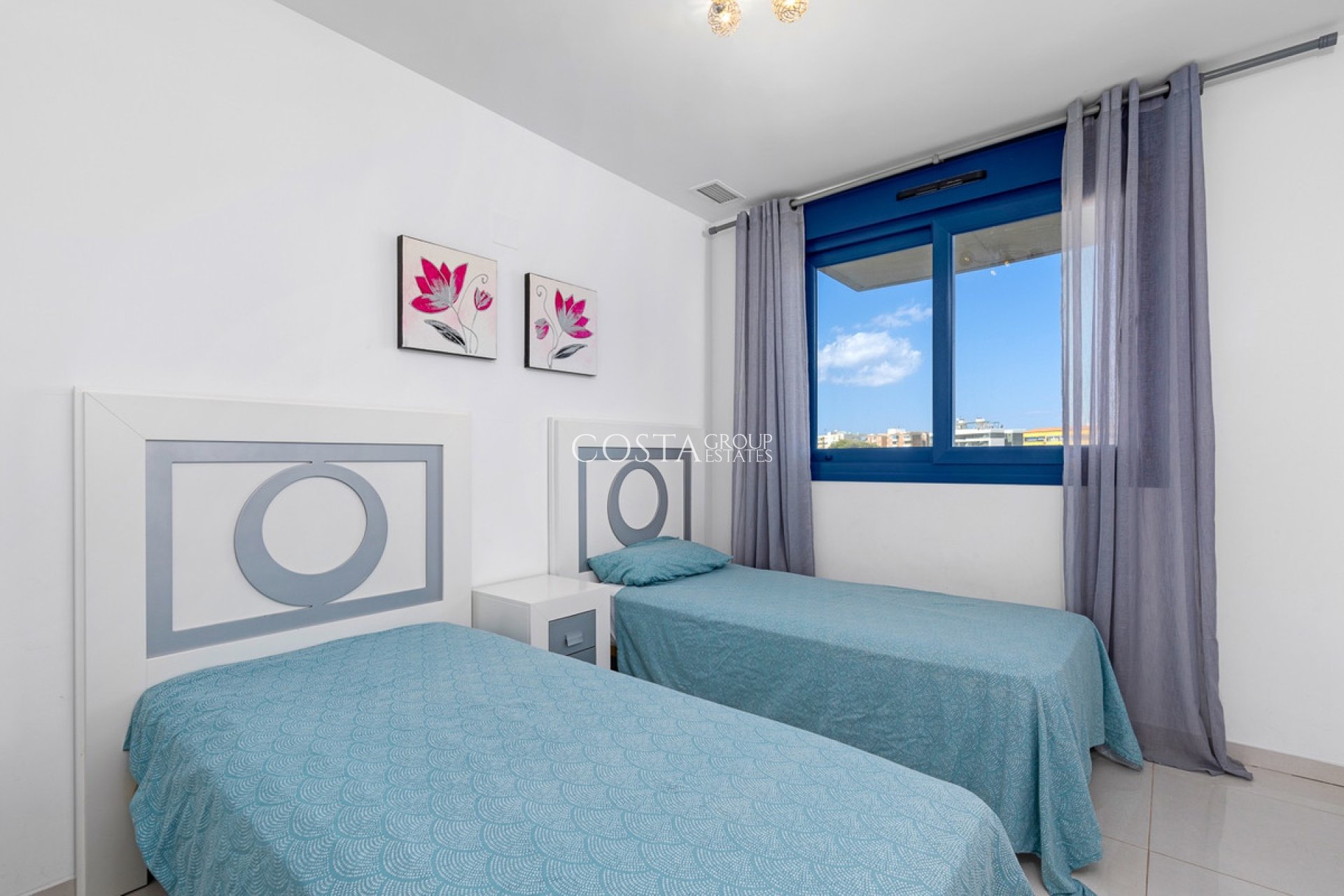 Resale - Apartments -
Orihuela - Punta Prima