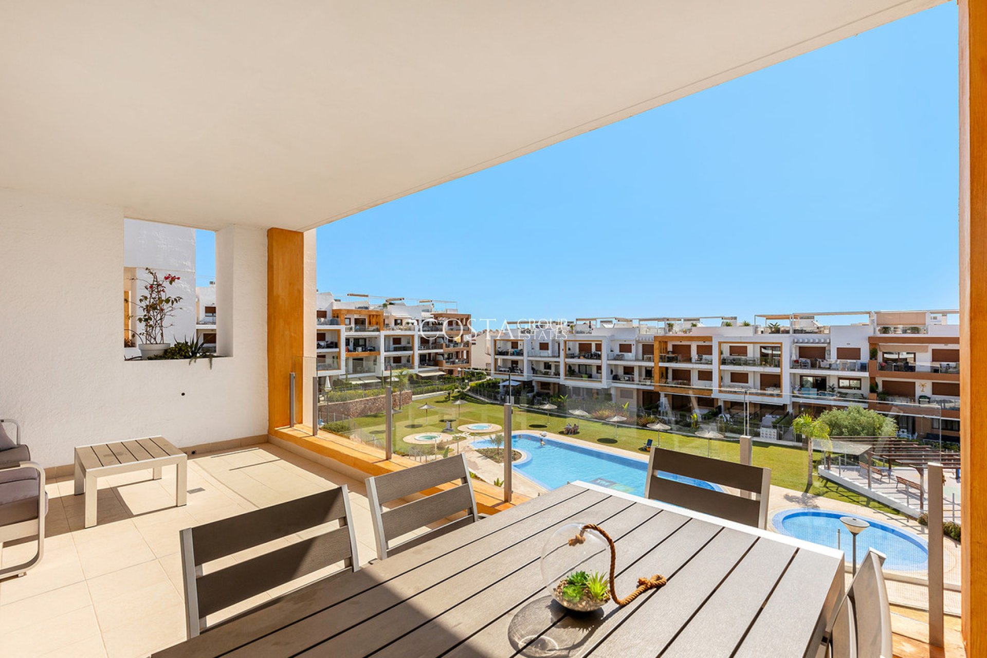Resale - Apartments -
Orihuela - Villamartin