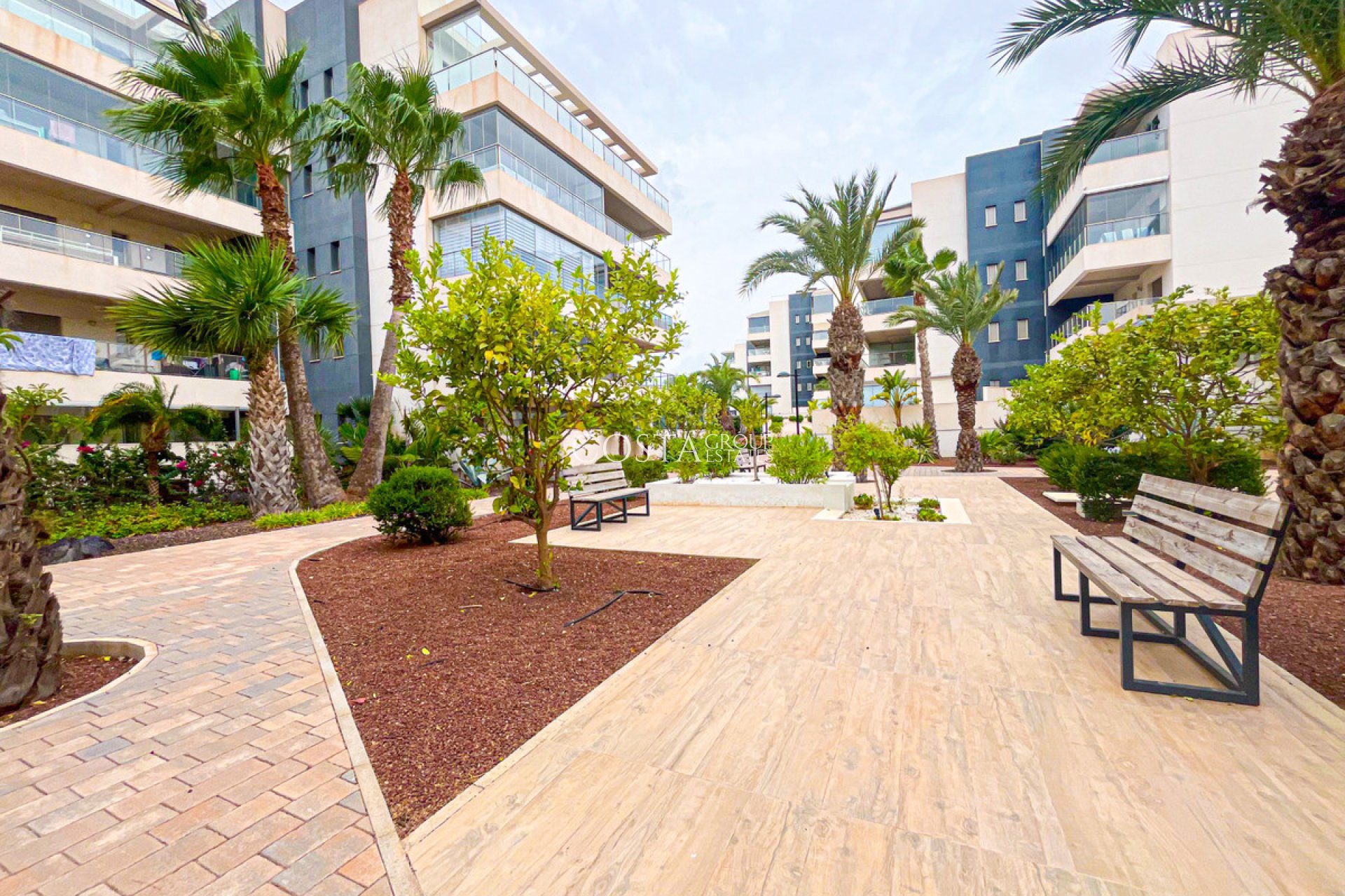 Resale - Apartments -
Orihuela - Villamartin