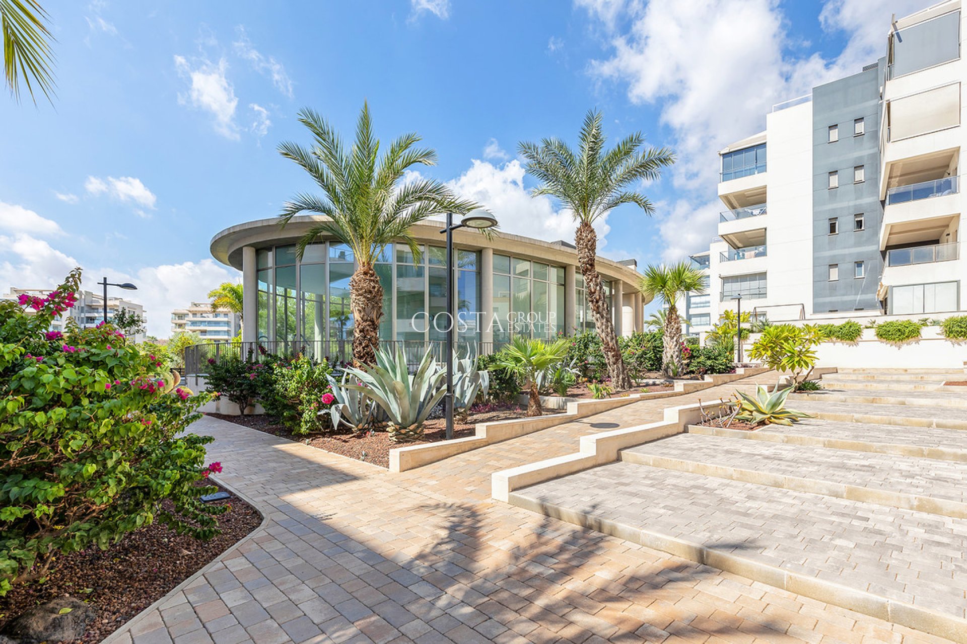 Resale - Apartments -
Orihuela - Villamartin