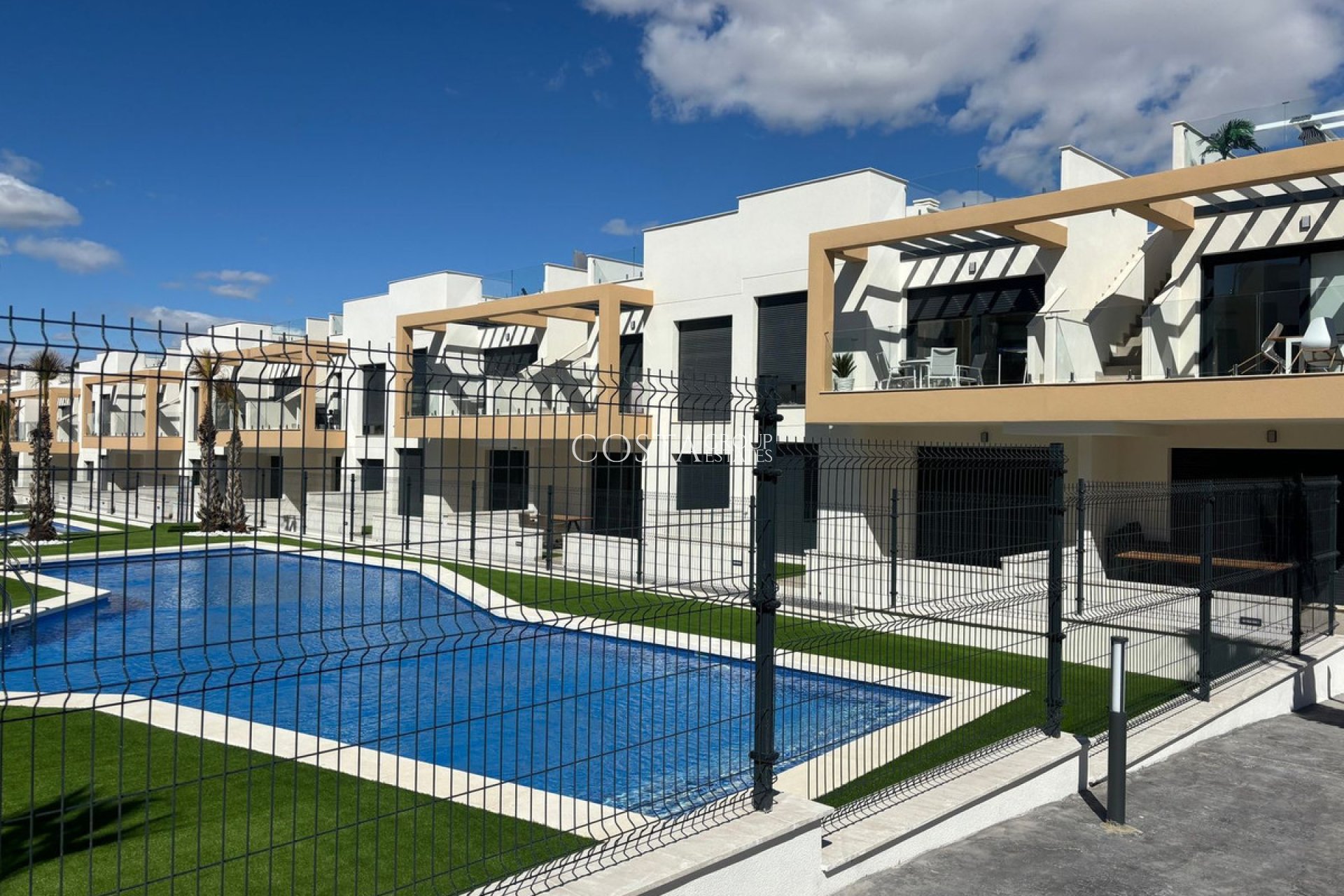 Resale - Apartments -
Orihuela - Villamartin