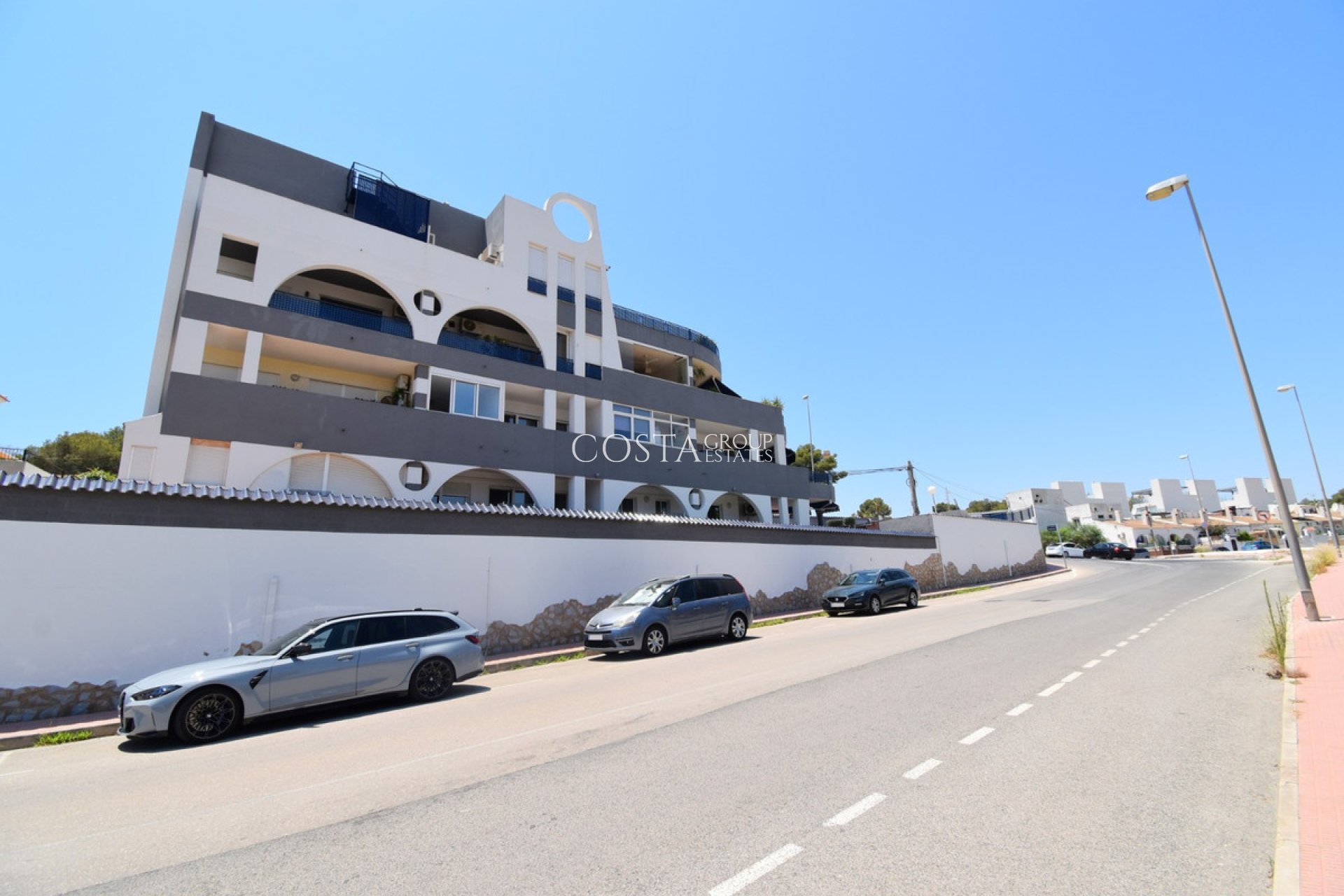 Resale - Apartments -
Orihuela - Villamartin
