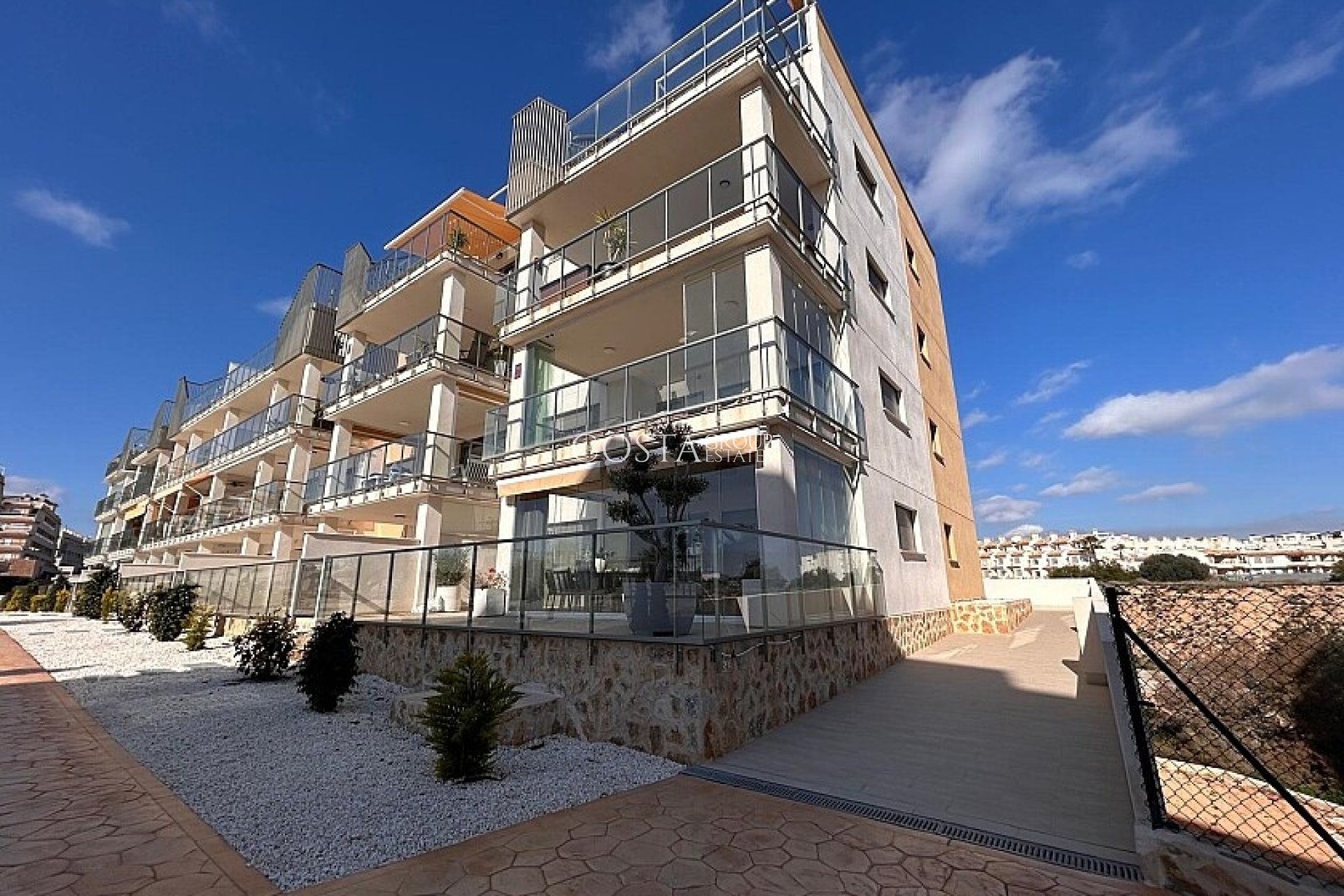 Resale - Apartments -
Orihuela - Villamartin