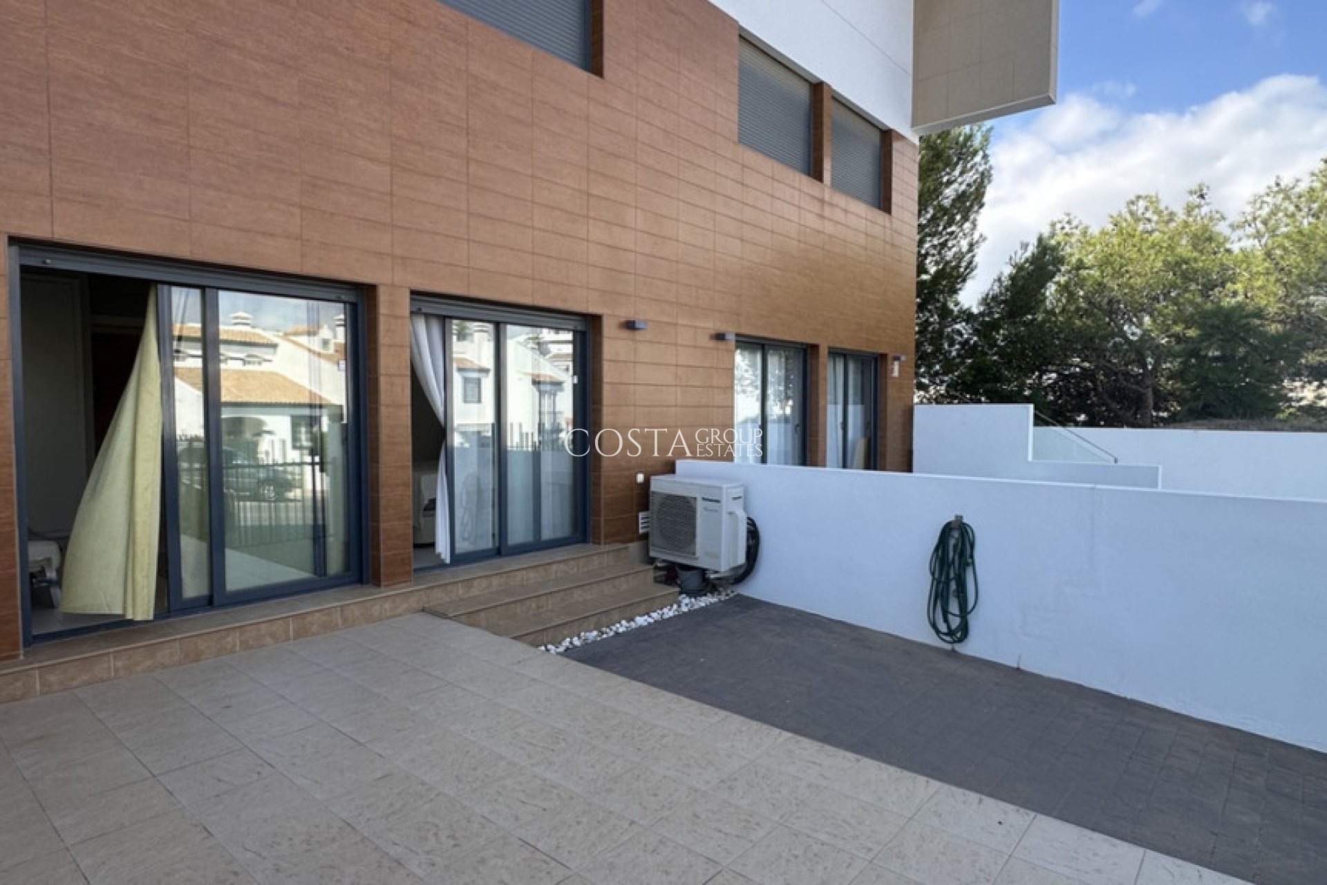 Resale - Apartments -
Orihuela - Villamartin