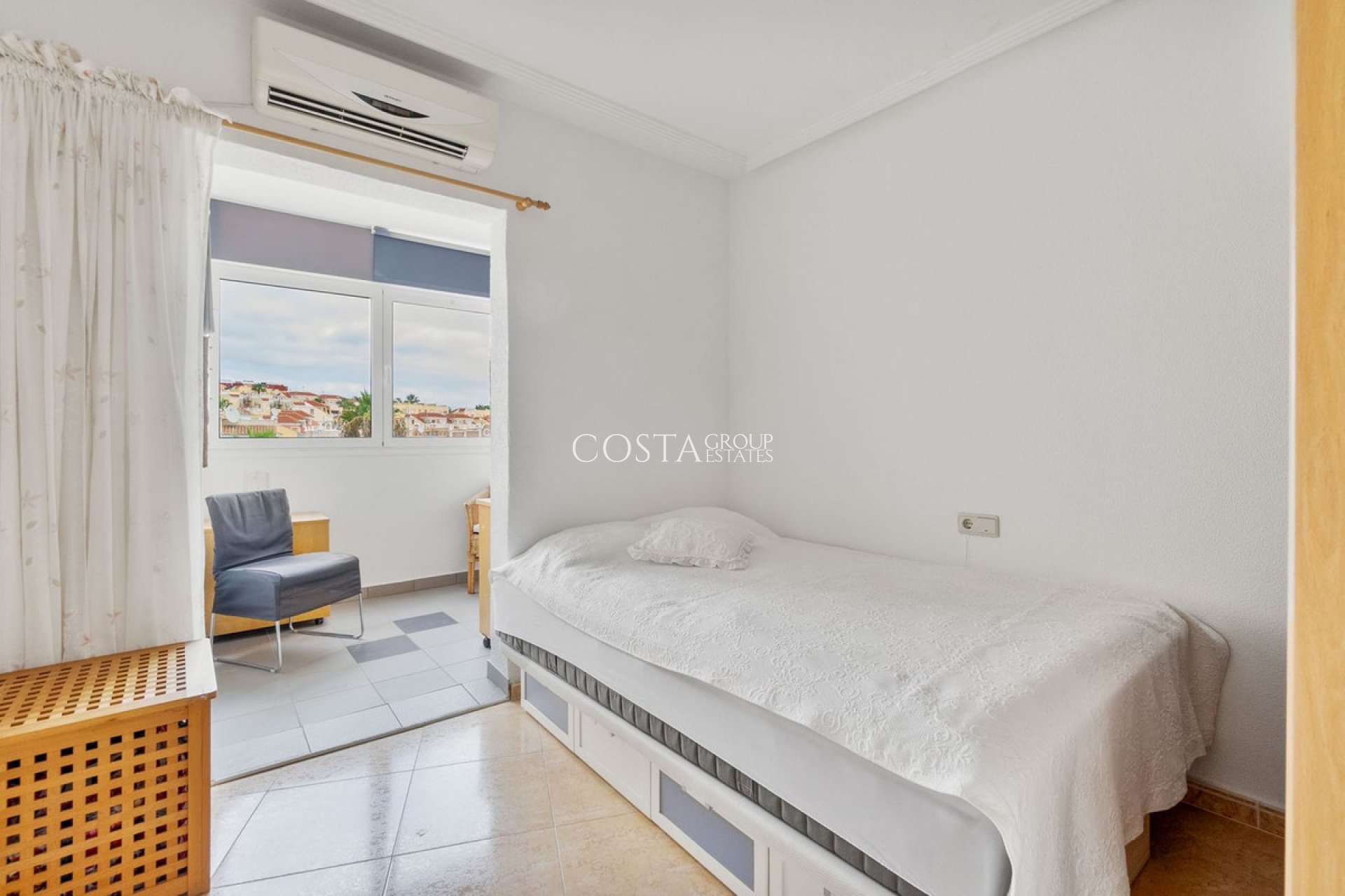 Resale - Apartments -
Orihuela - Villamartin