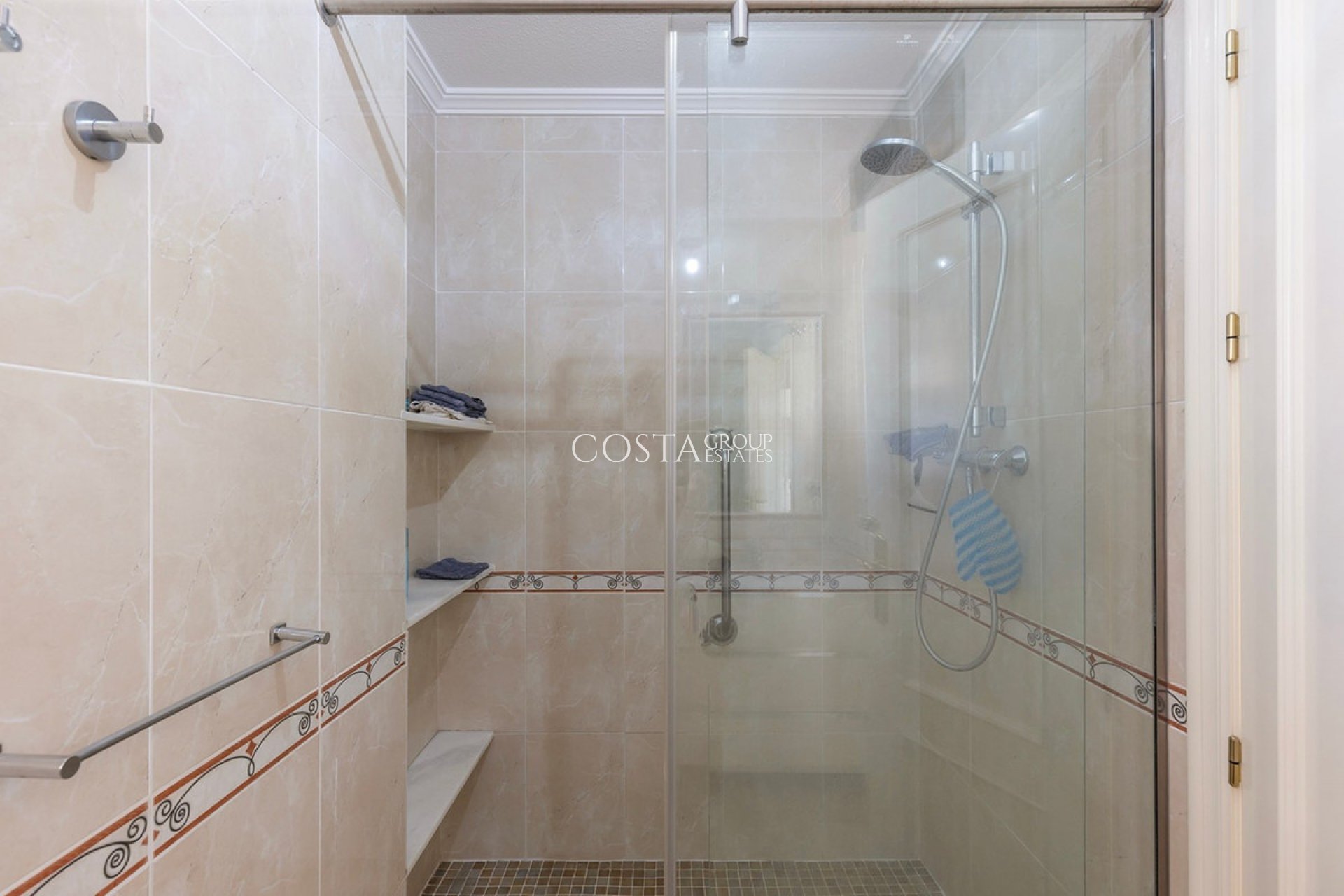 Resale - Apartments -
Orihuela - Villamartin