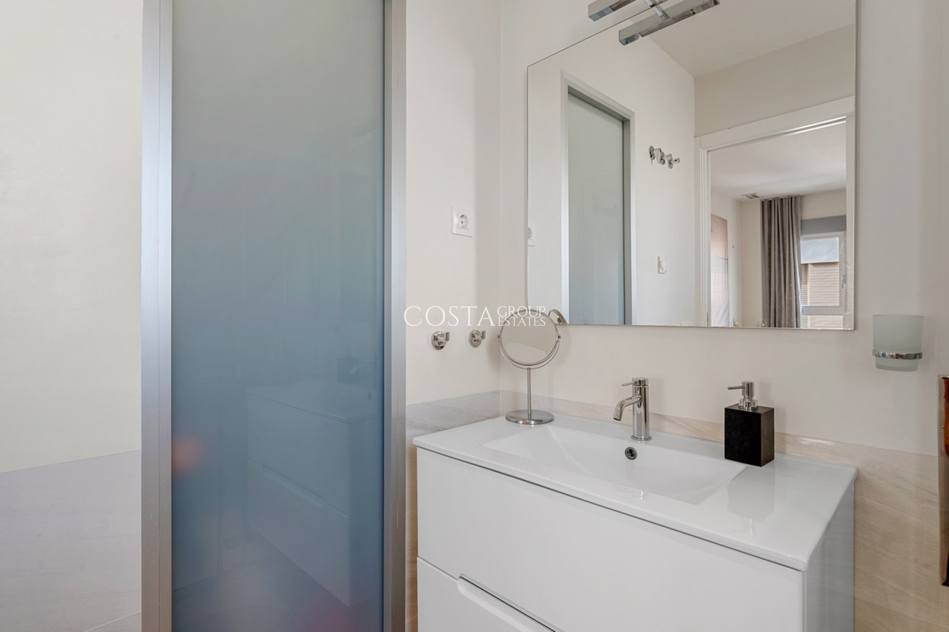 Resale - Apartments -
Orihuela - Villamartin