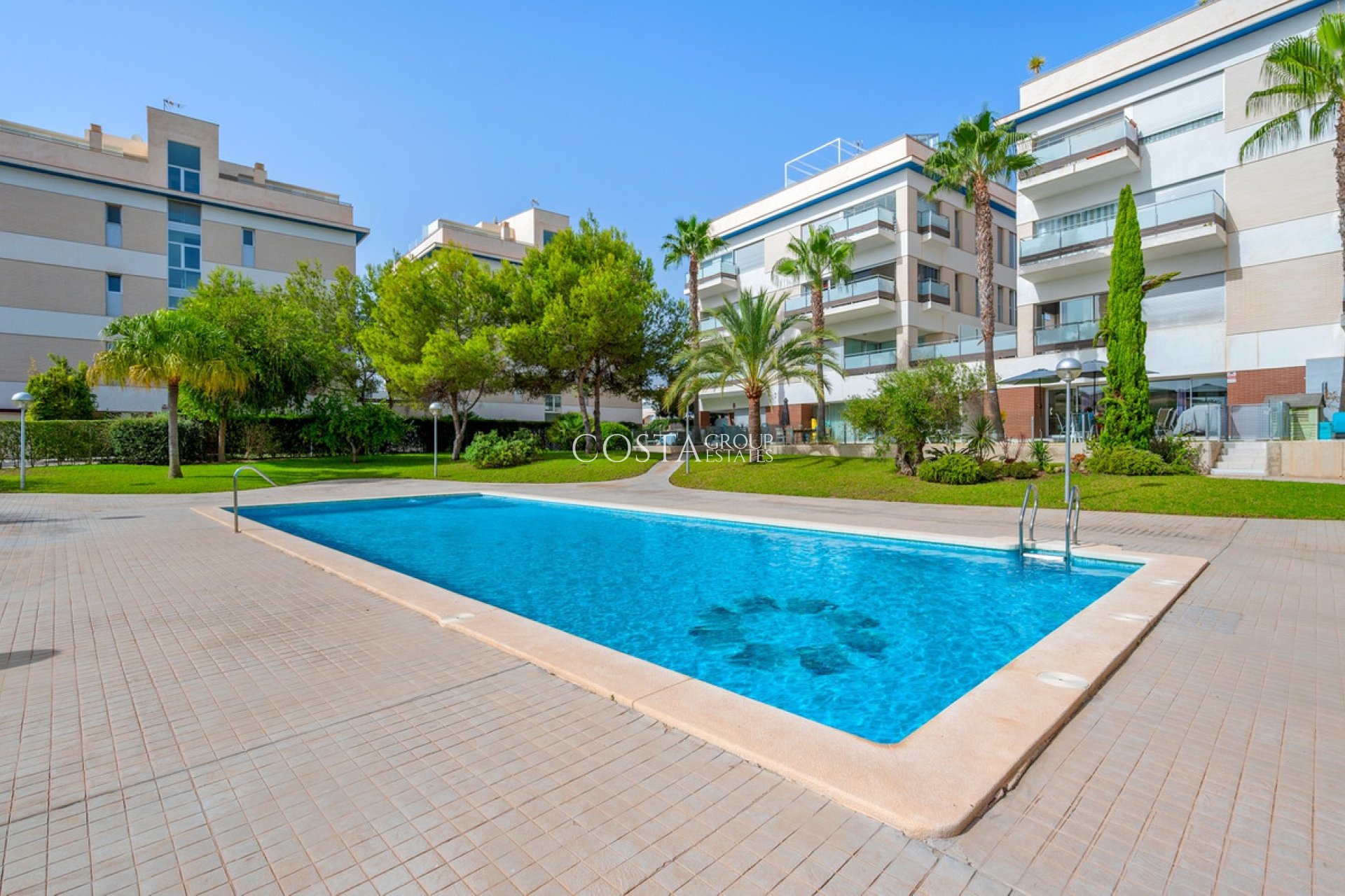Resale - Apartments -
Orihuela - Villamartin