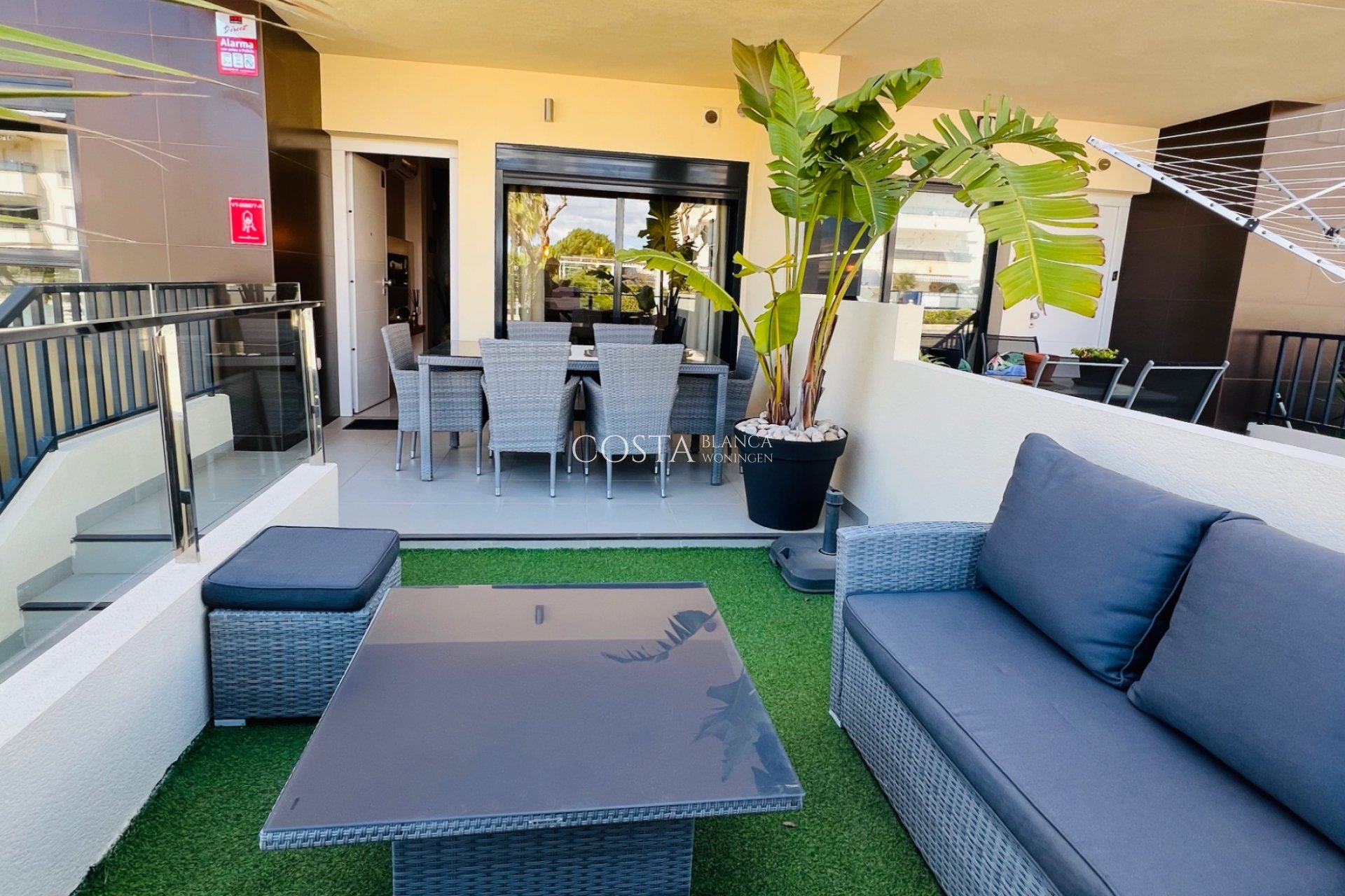 Resale - Apartments -
Pilar de la Horadada - Mil Palmeras