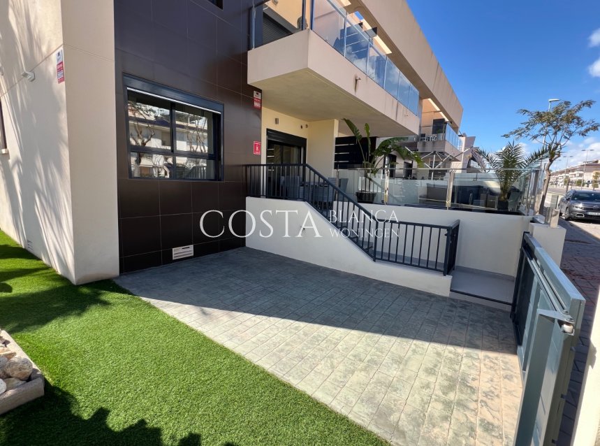 Resale - Apartments -
Pilar de la Horadada - Mil Palmeras