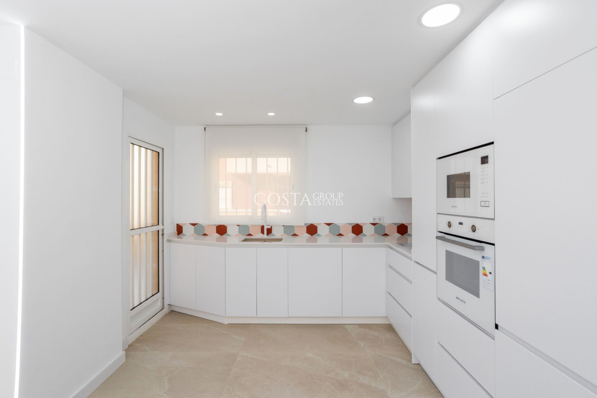 Resale - Apartments -
Pilar de la Horadada - Torre De La Horadada