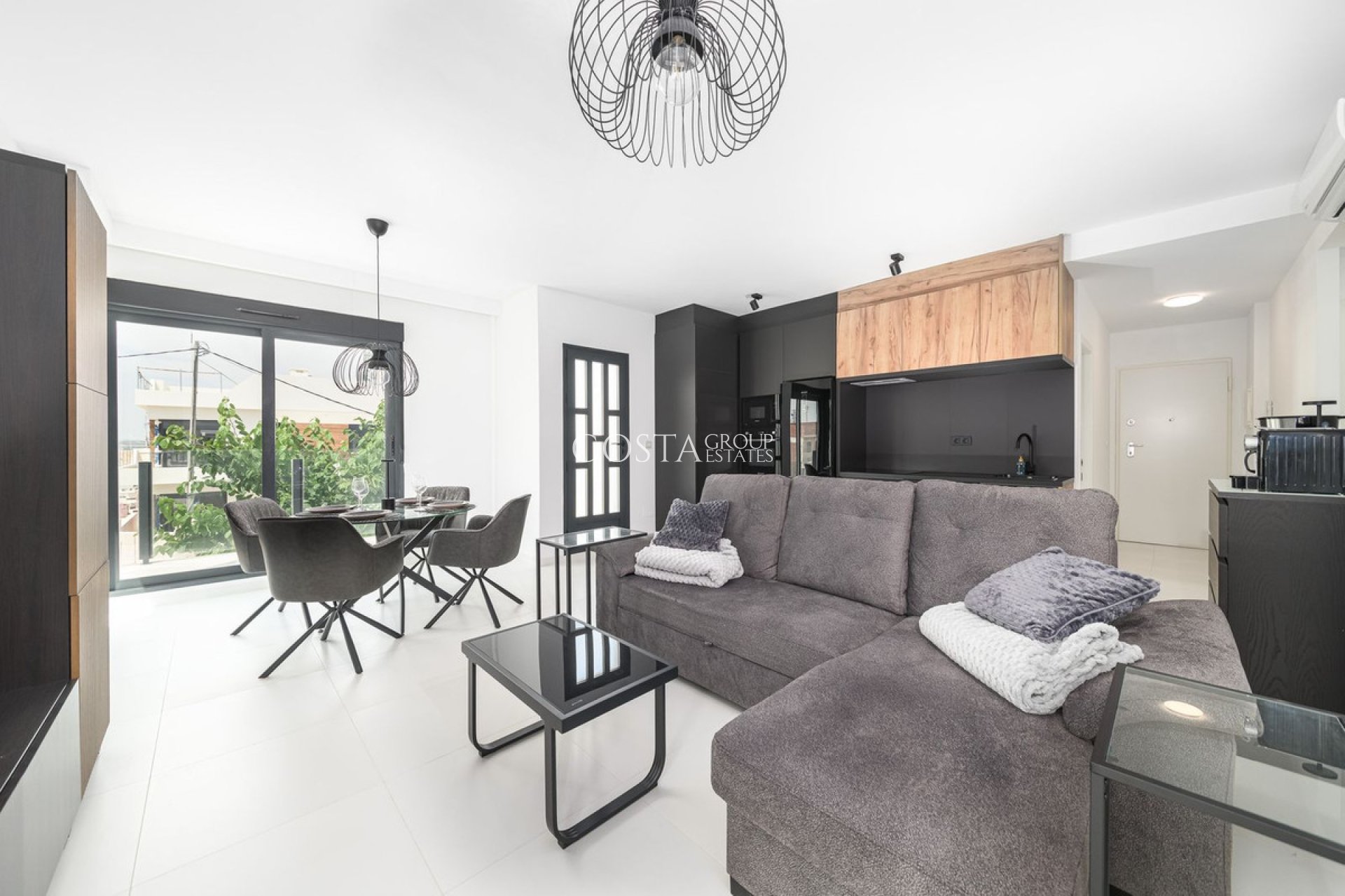 Resale - Apartments -
San Miguel de Salinas - San Miguel de Salinas Centro