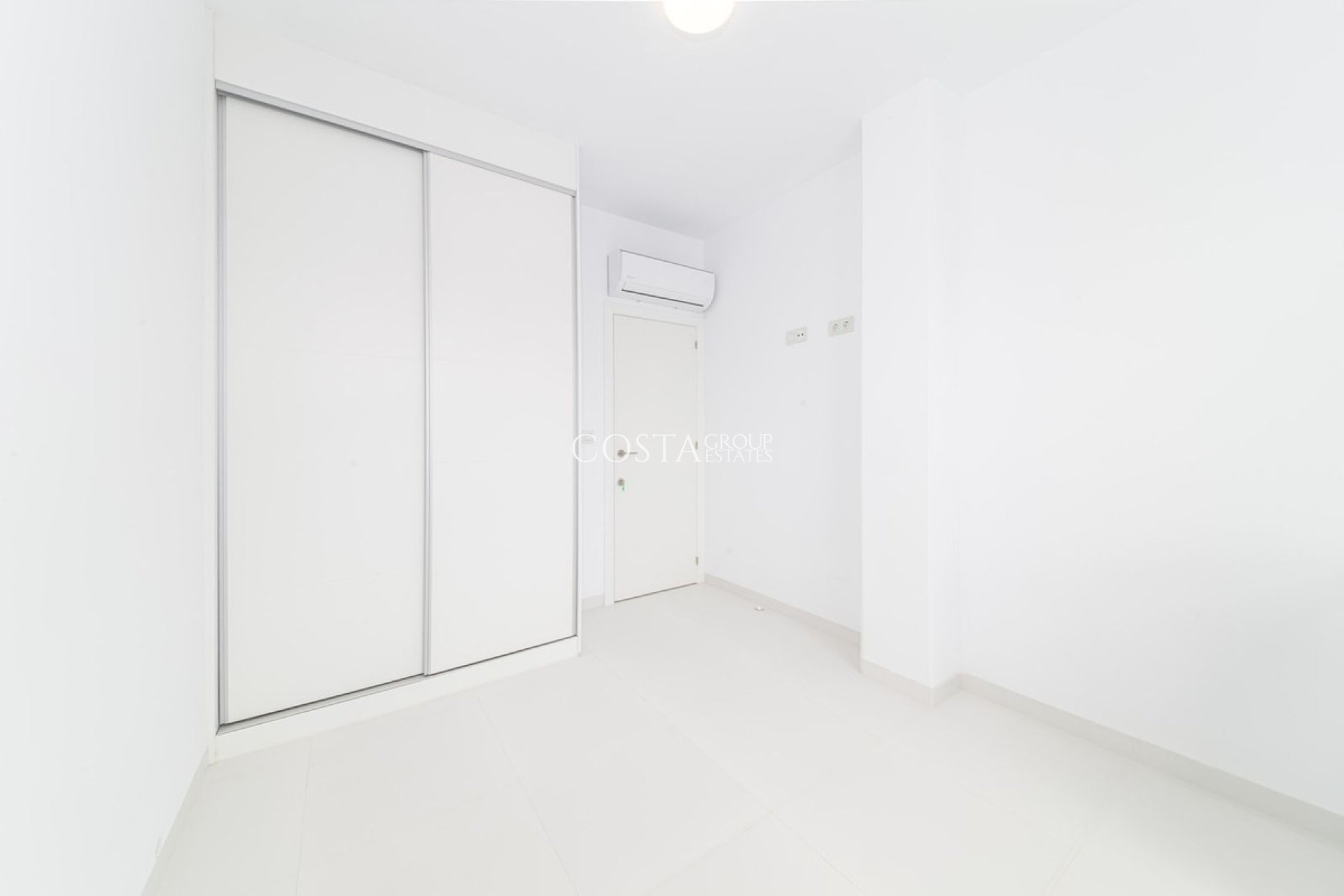 Resale - Apartments -
San Miguel de Salinas - San Miguel de Salinas Centro