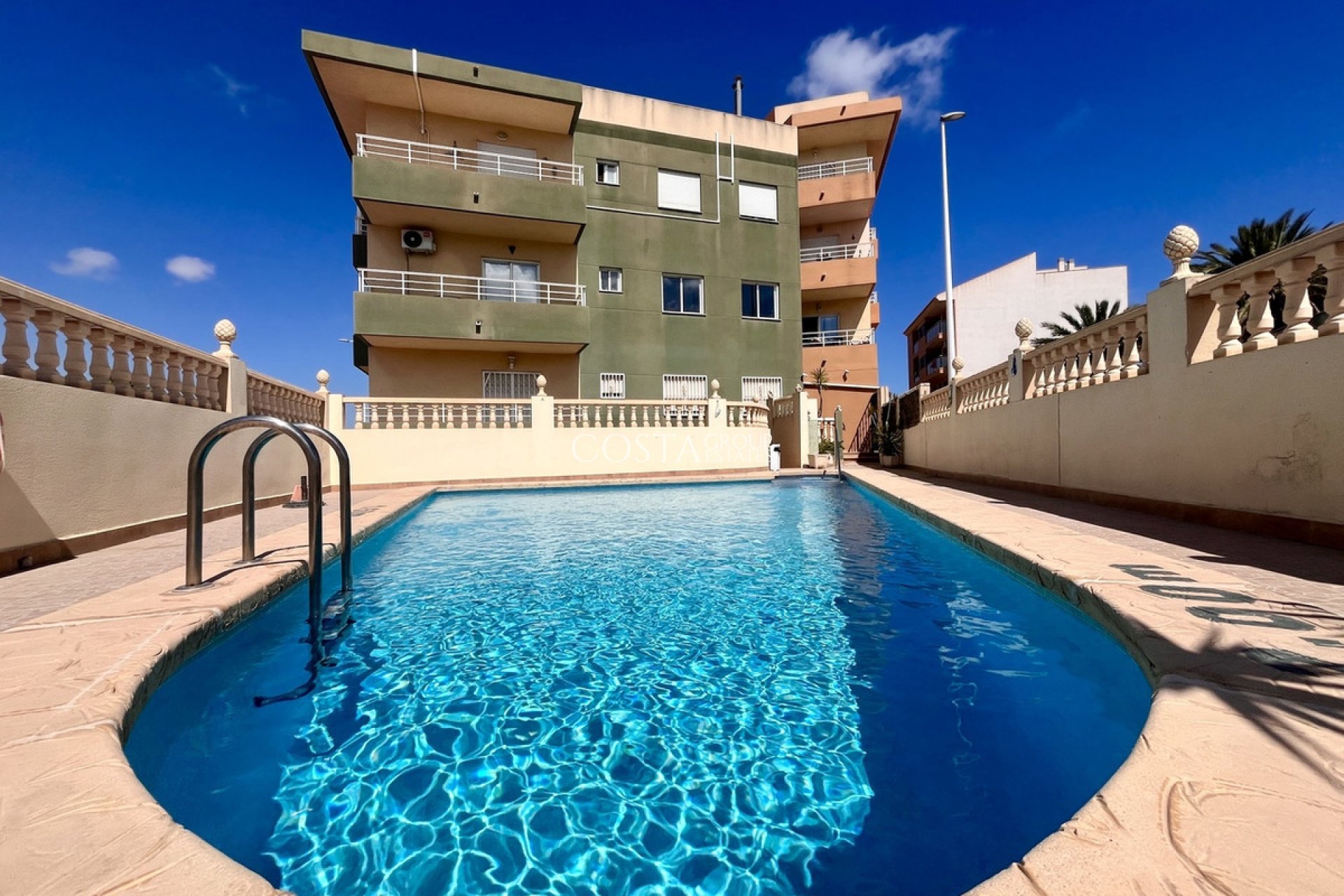 Resale - Apartments -
San Miguel de Salinas - San Miguel de Salinas Centro