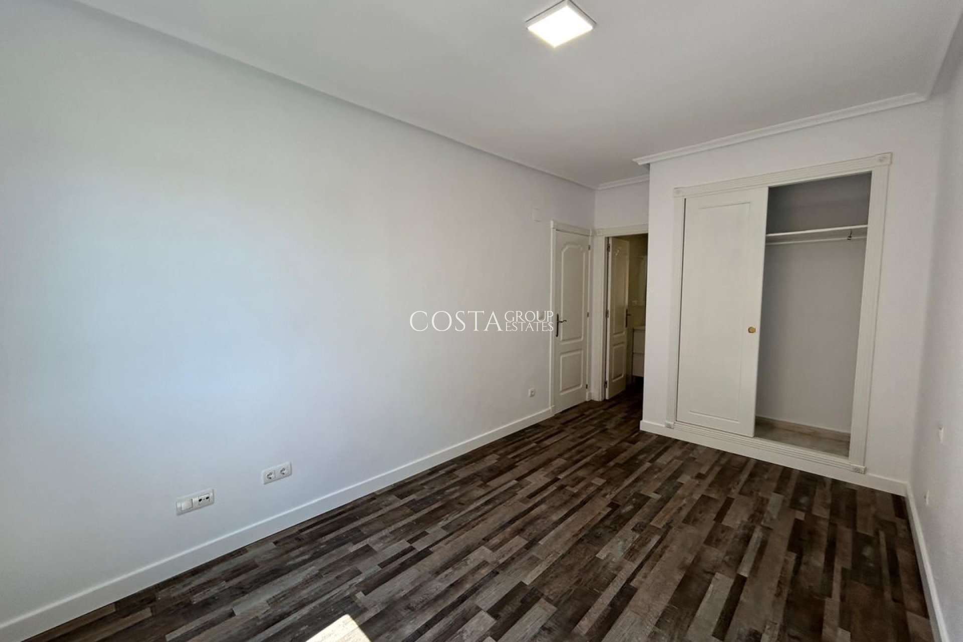 Resale - Apartments -
San Miguel de Salinas - San Miguel de Salinas Centro