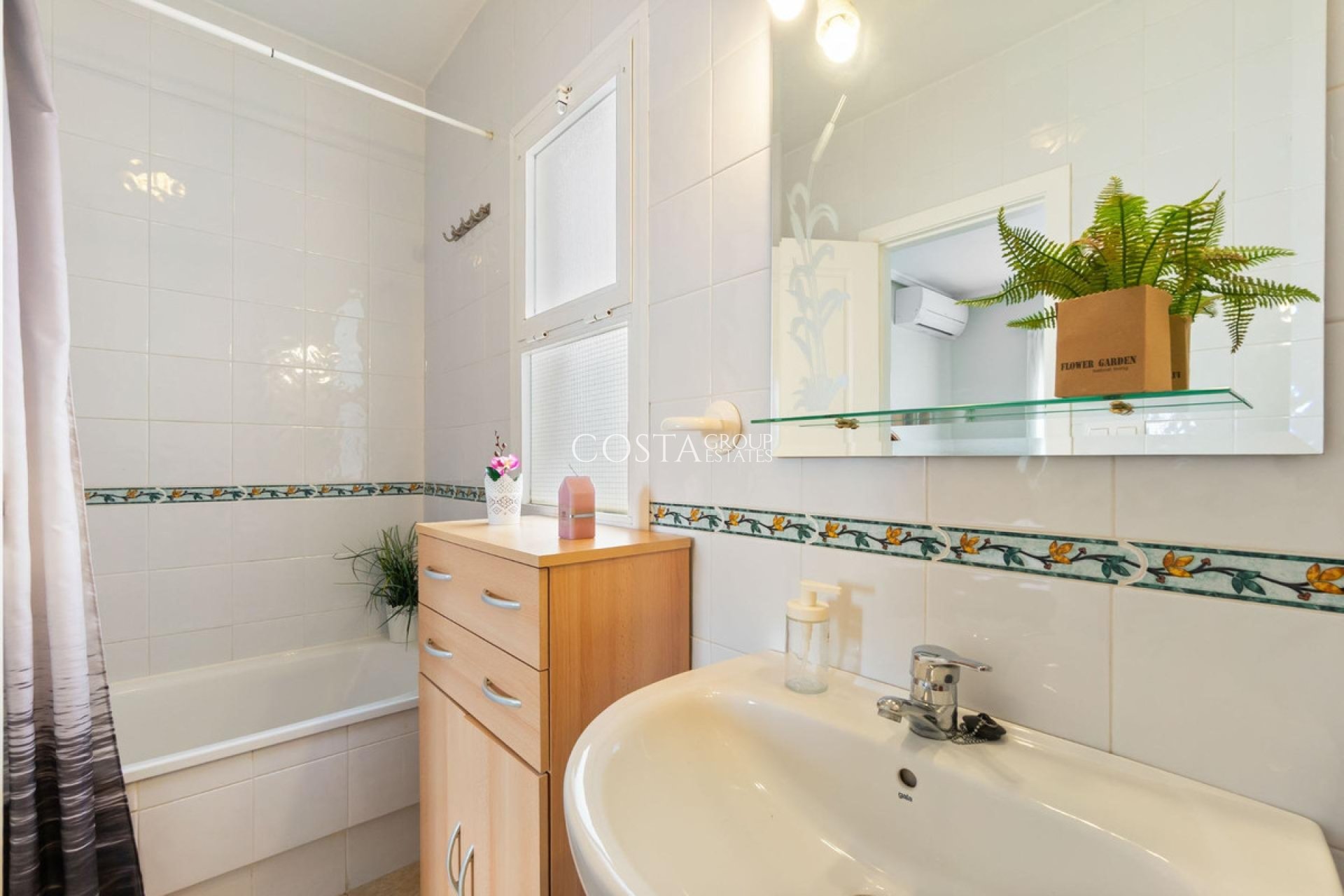 Resale - Apartments -
Torrevieja - Aguas Nuevas