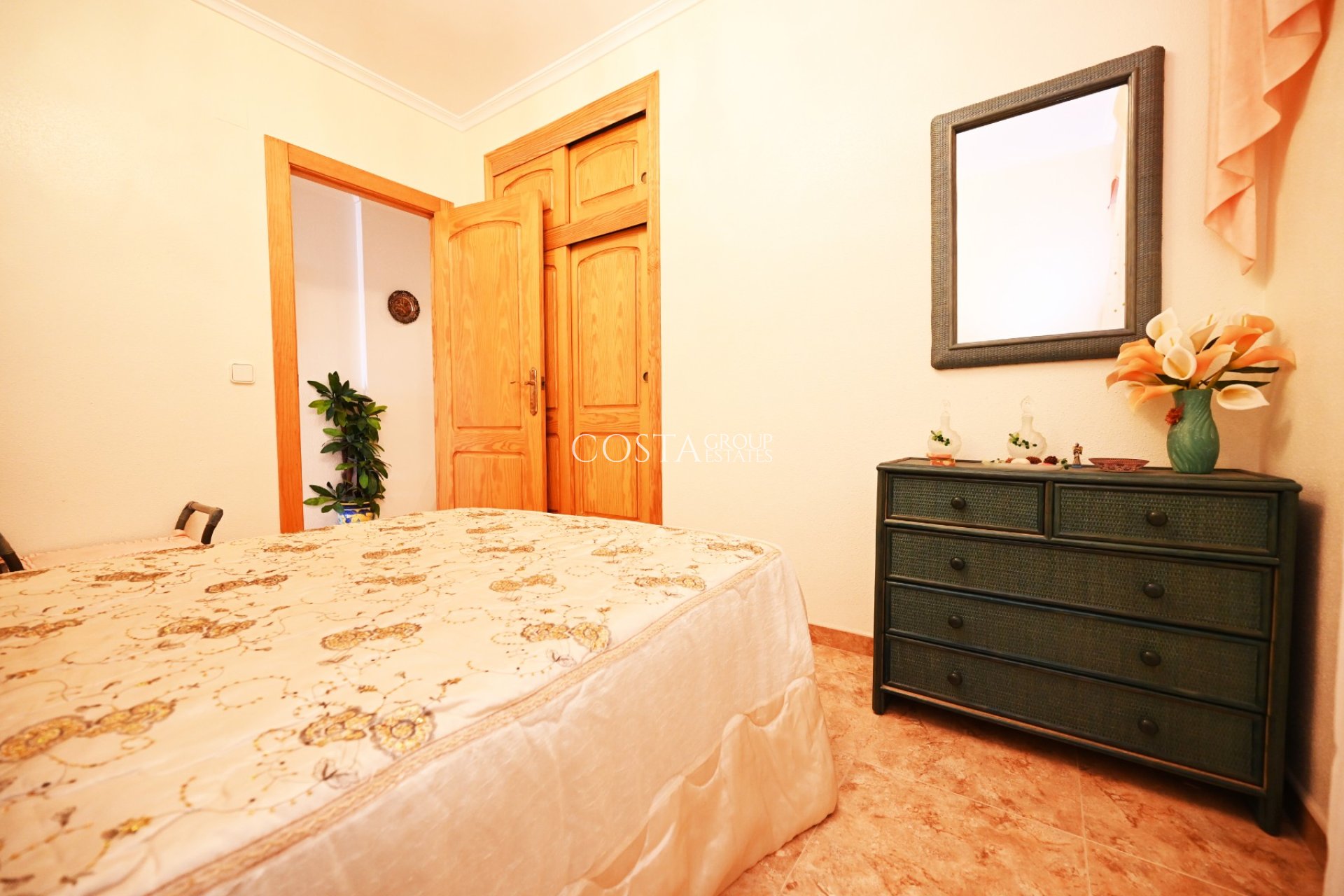 Resale - Apartments -
Torrevieja - La Mata