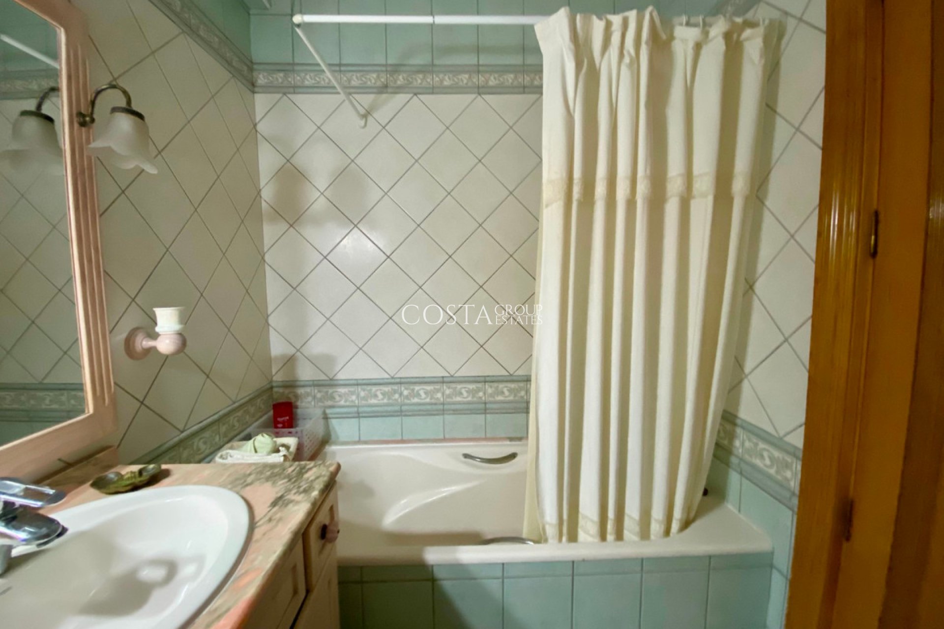 Resale - Apartments -
Torrevieja - Playa del Cura
