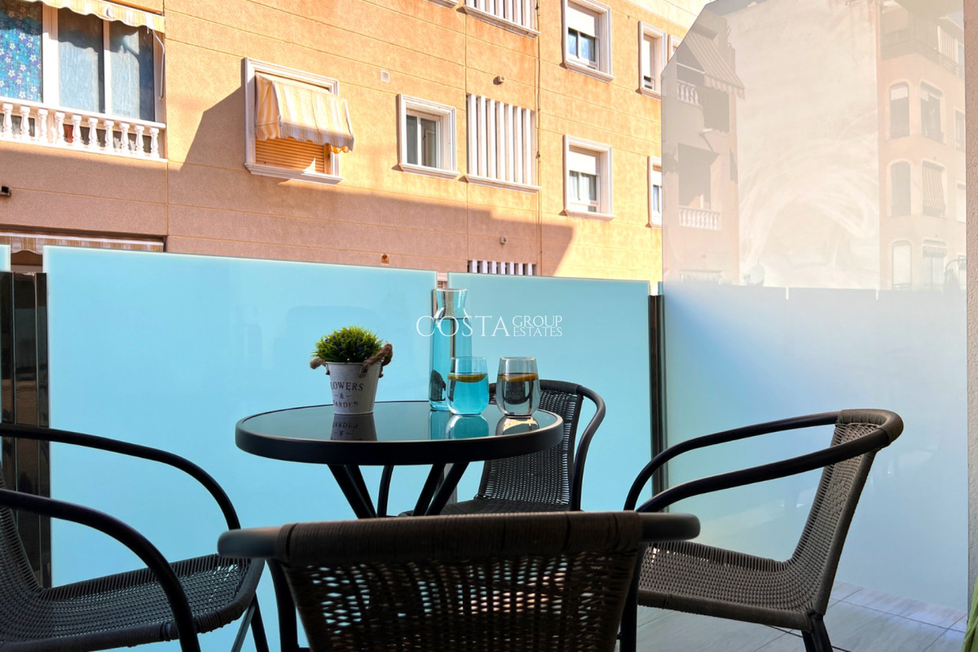 Resale - Apartments -
Torrevieja - Playa del Cura
