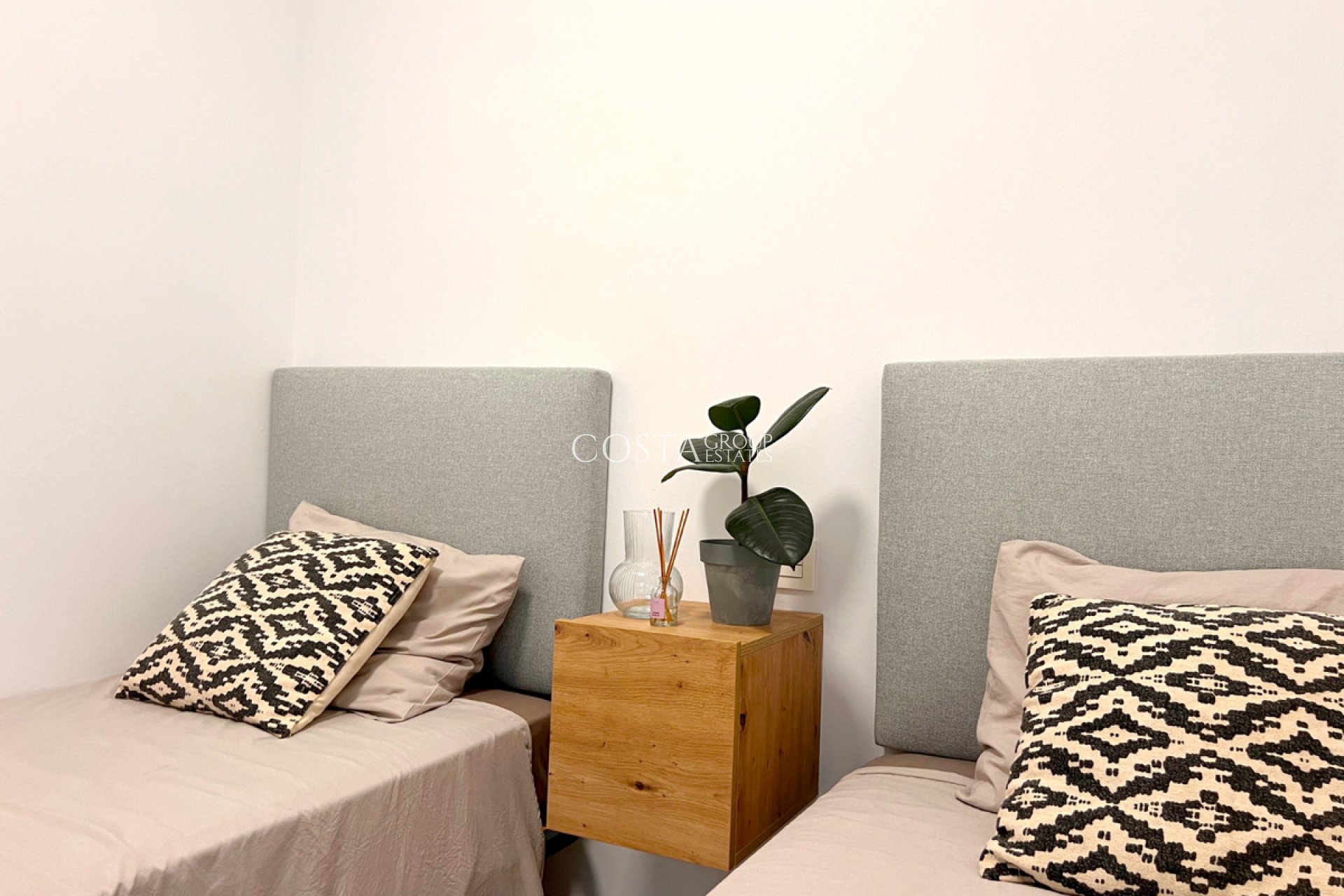 Resale - Apartments -
Torrevieja - Playa del Cura