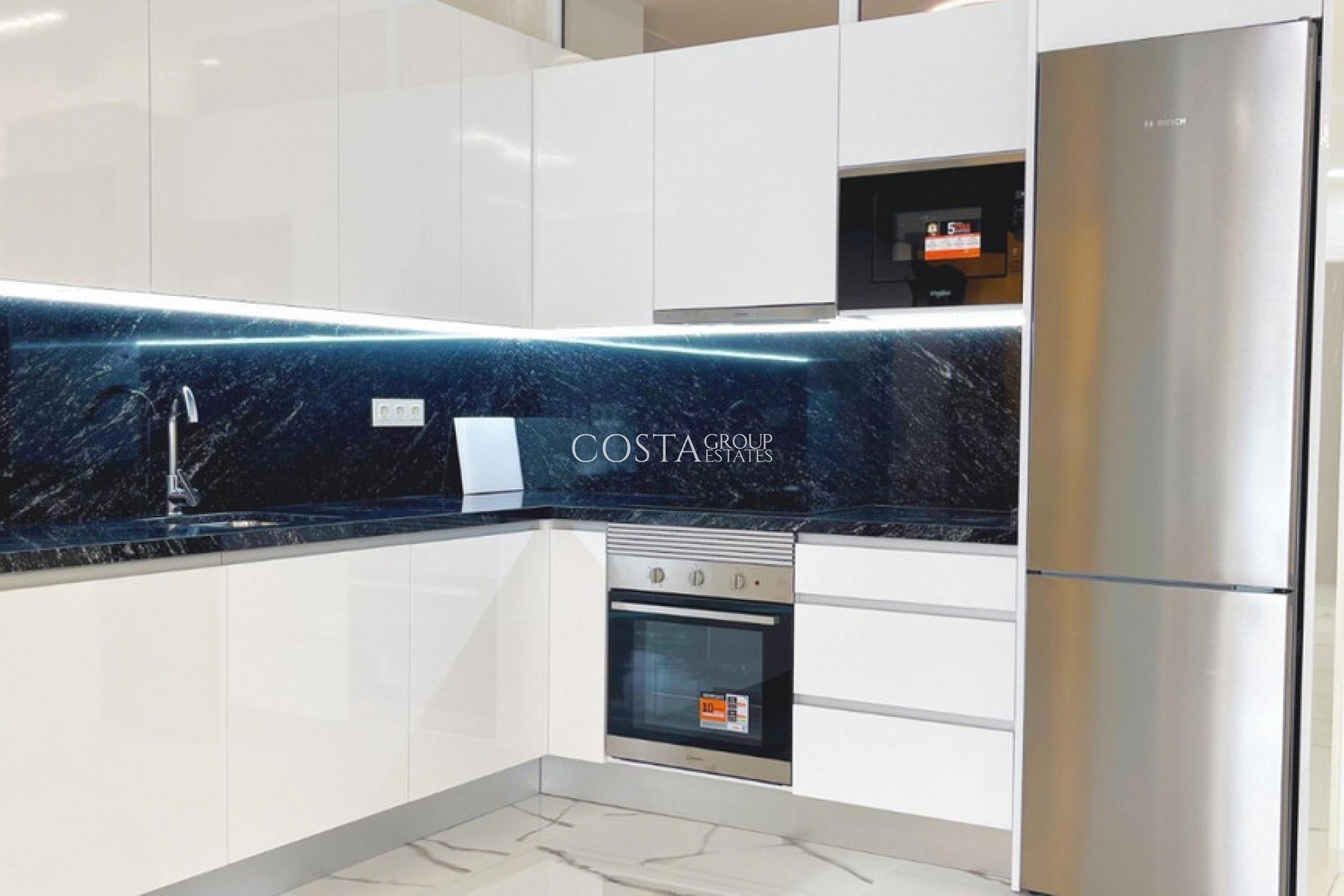 Resale - Apartments -
Torrevieja - Playa del Cura