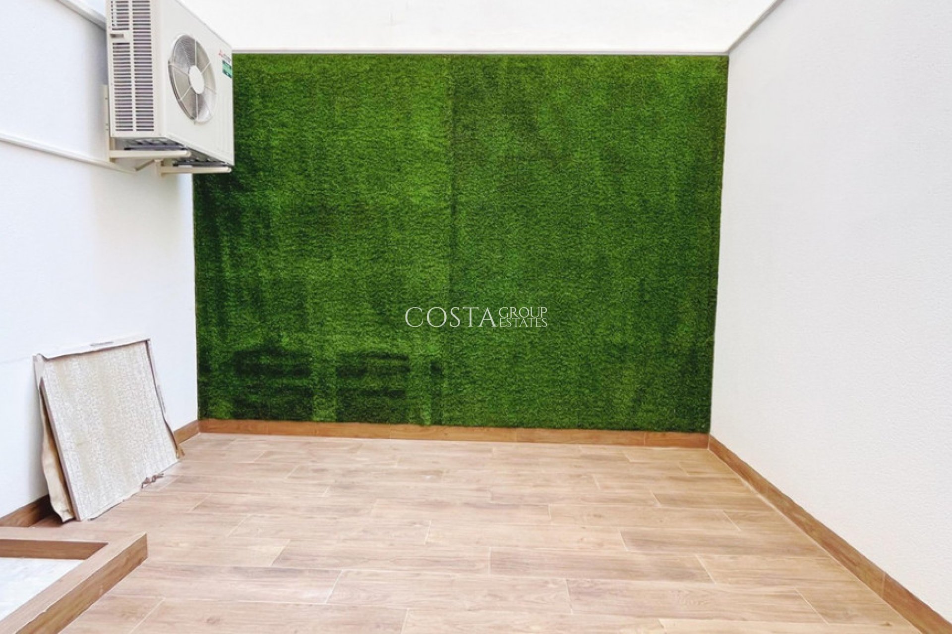 Resale - Apartments -
Torrevieja - Playa del Cura