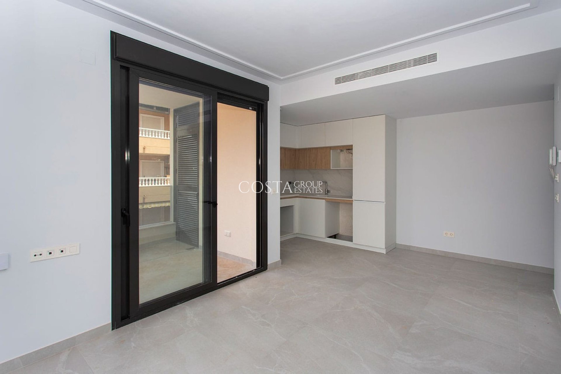 Resale - Apartments -
Torrevieja - Playa del Cura