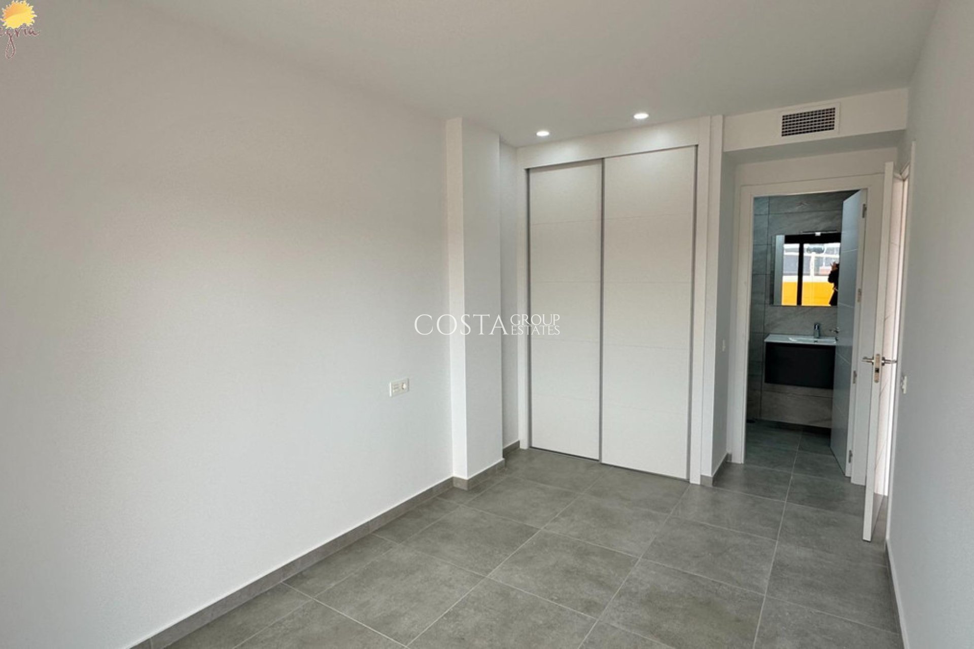 Resale - Apartments -
Torrevieja - Torrevieja Centro