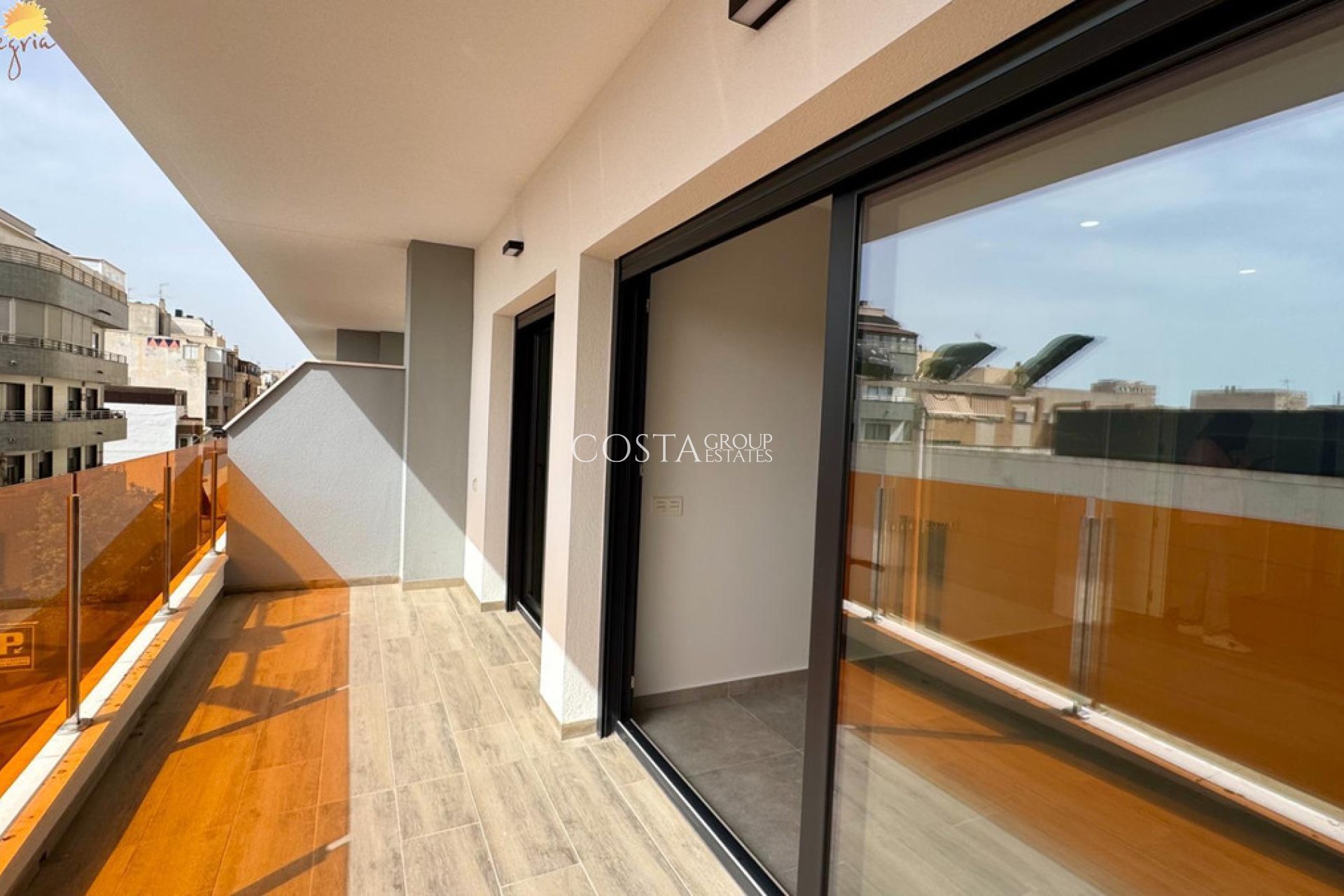 Resale - Apartments -
Torrevieja - Torrevieja Centro