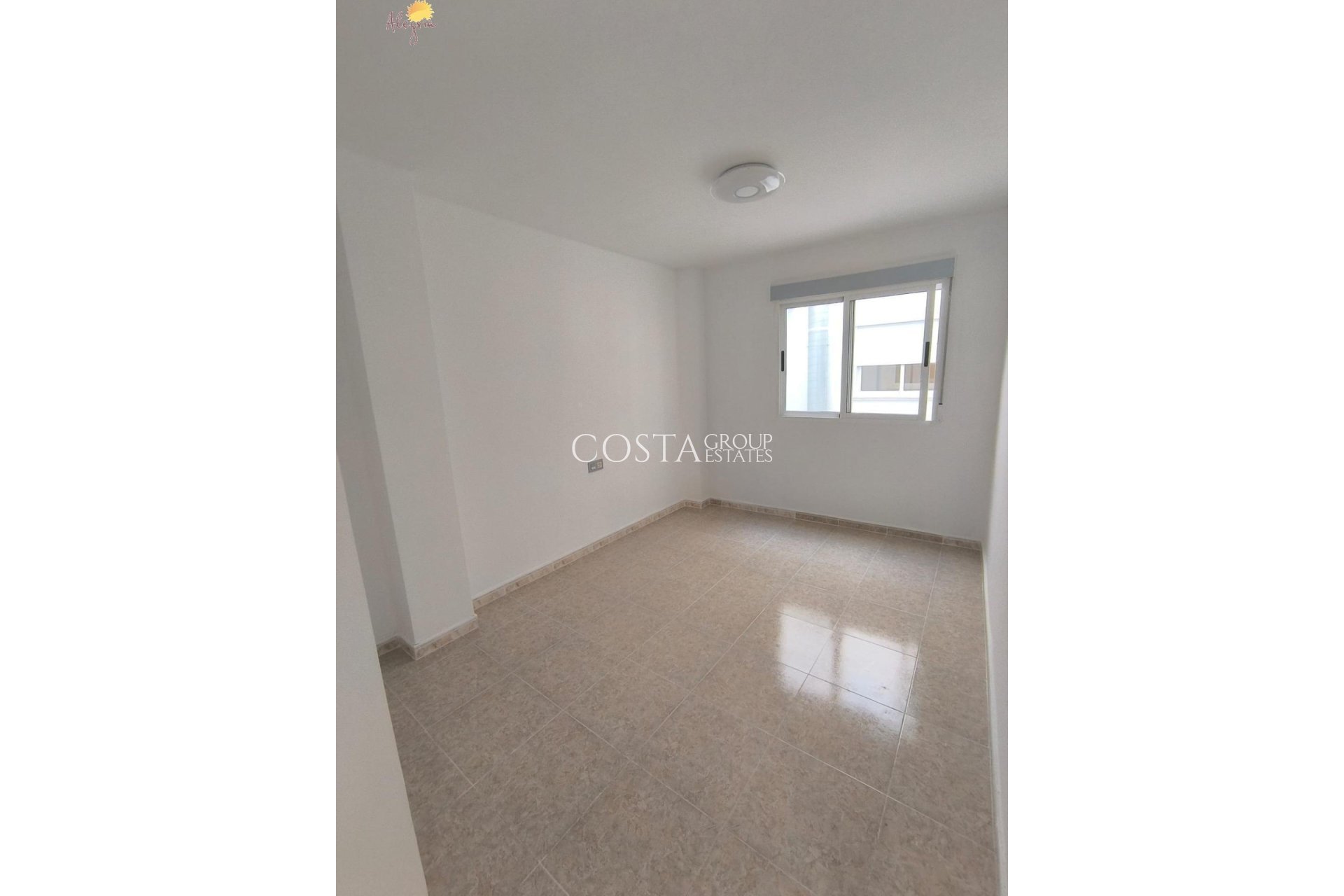 Resale - Apartments -
Torrevieja - Torrevieja Centro