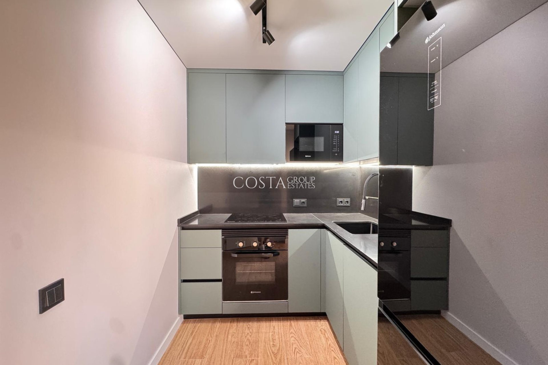 Resale - Apartments -
Torrevieja - Torrevieja Centro