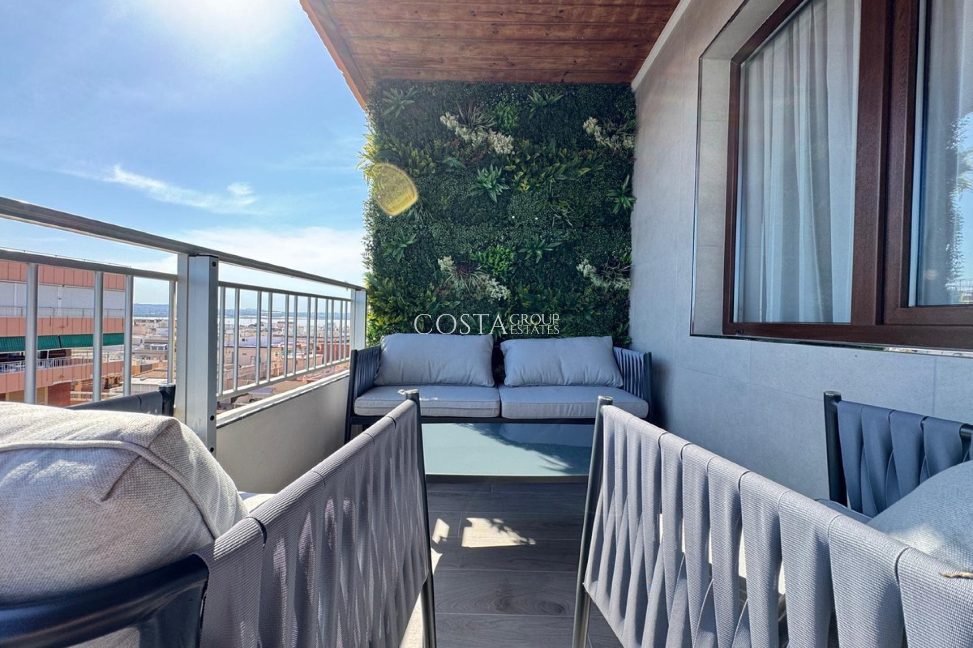 Resale - Apartments -
Torrevieja - Torrevieja Centro
