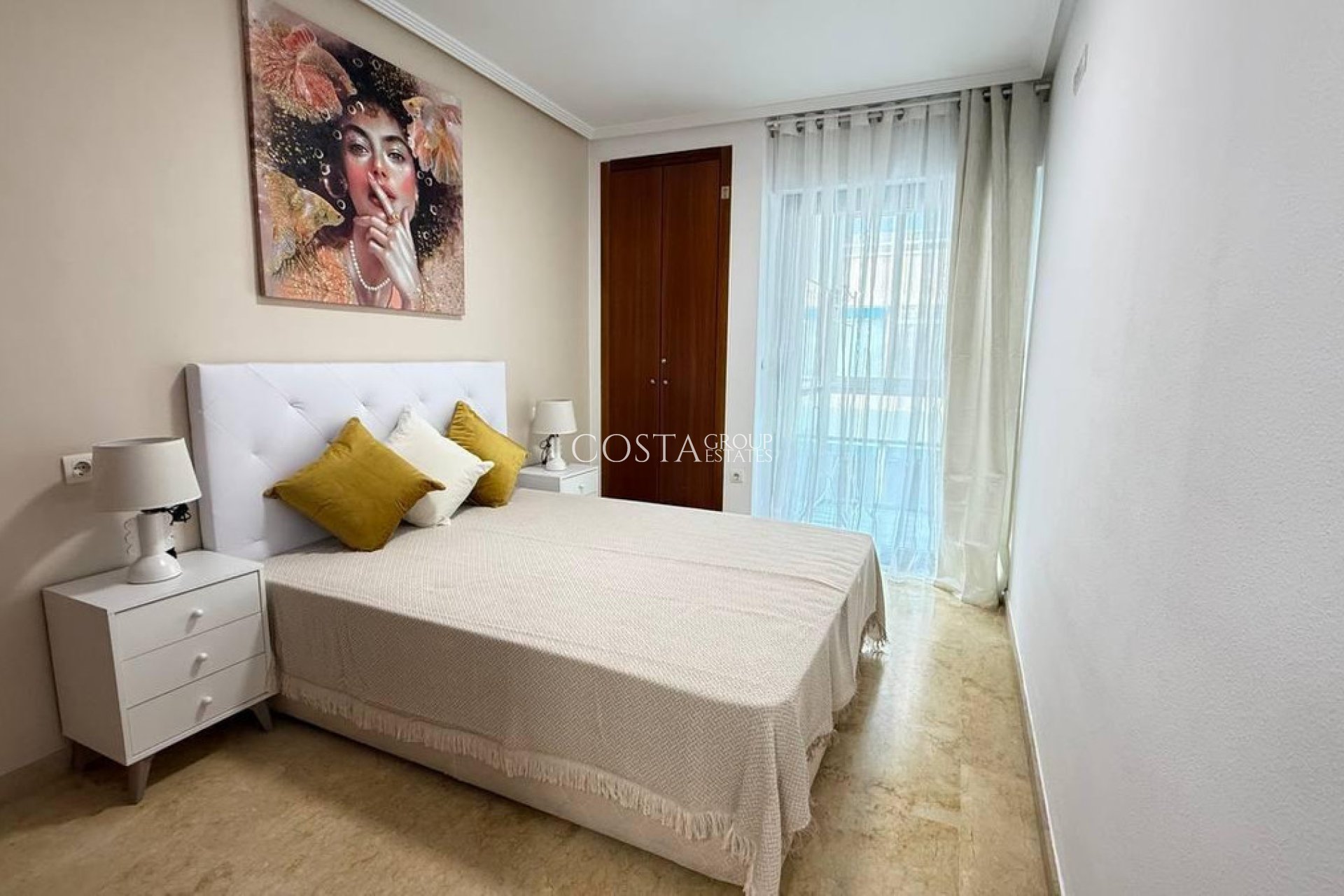 Resale - Apartments -
Torrevieja - Torrevieja Centro