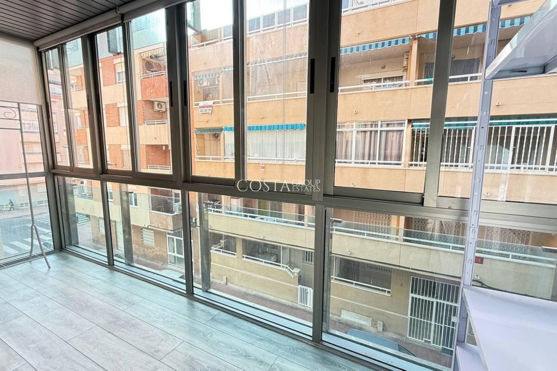 Resale - Apartments -
Torrevieja - Torrevieja Centro