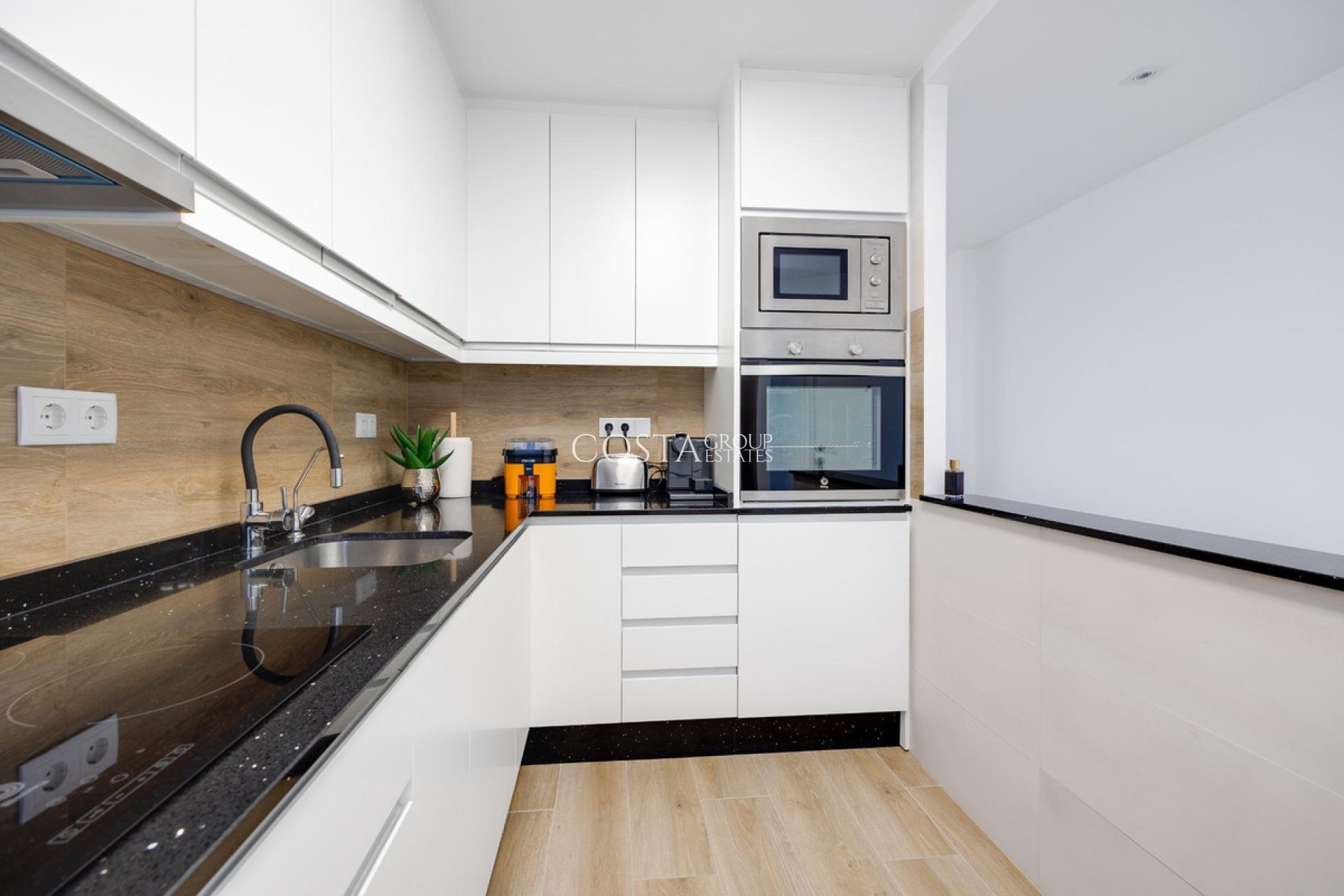 Resale - Apartments -
Torrevieja - Torrevieja Centro