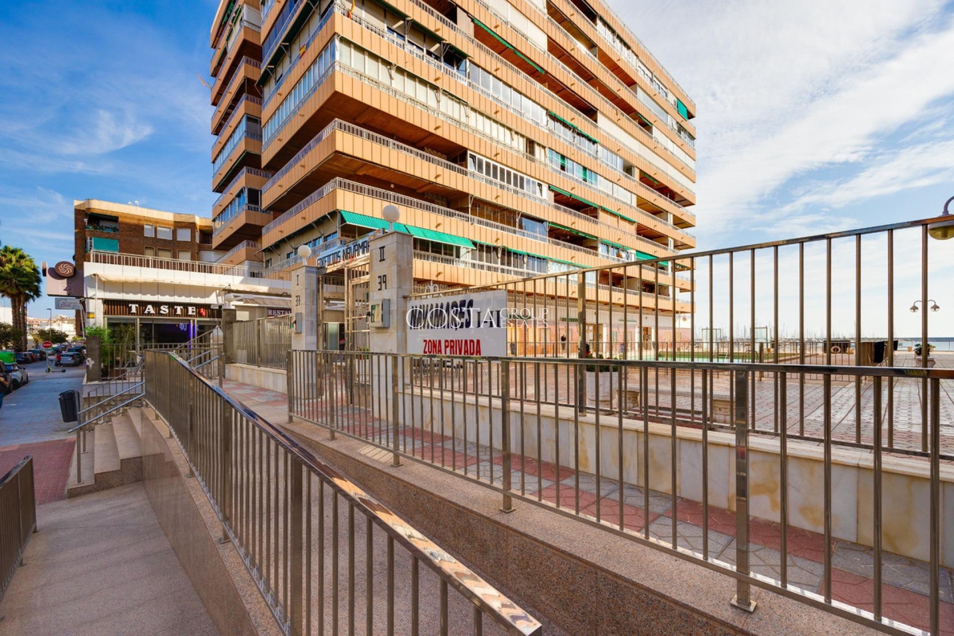 Resale - Apartments -
Torrevieja - Torrevieja Centro