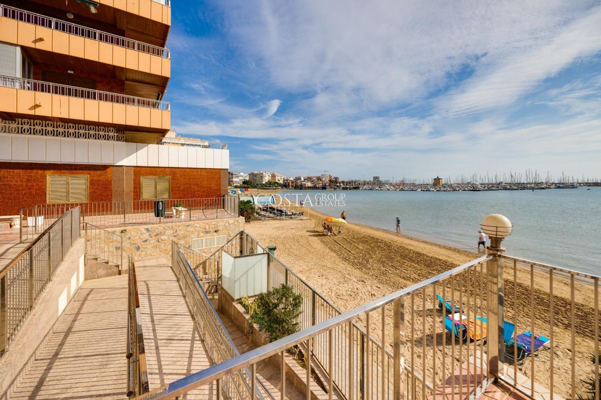 Resale - Apartments -
Torrevieja - Torrevieja Centro