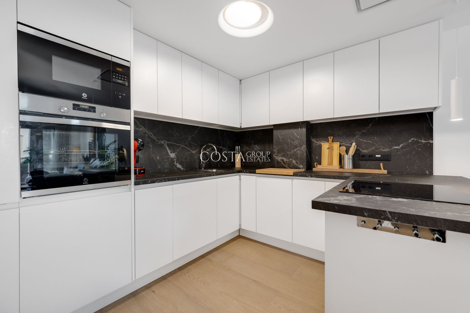 Resale - Apartments -
Torrevieja - Torrevieja Centro