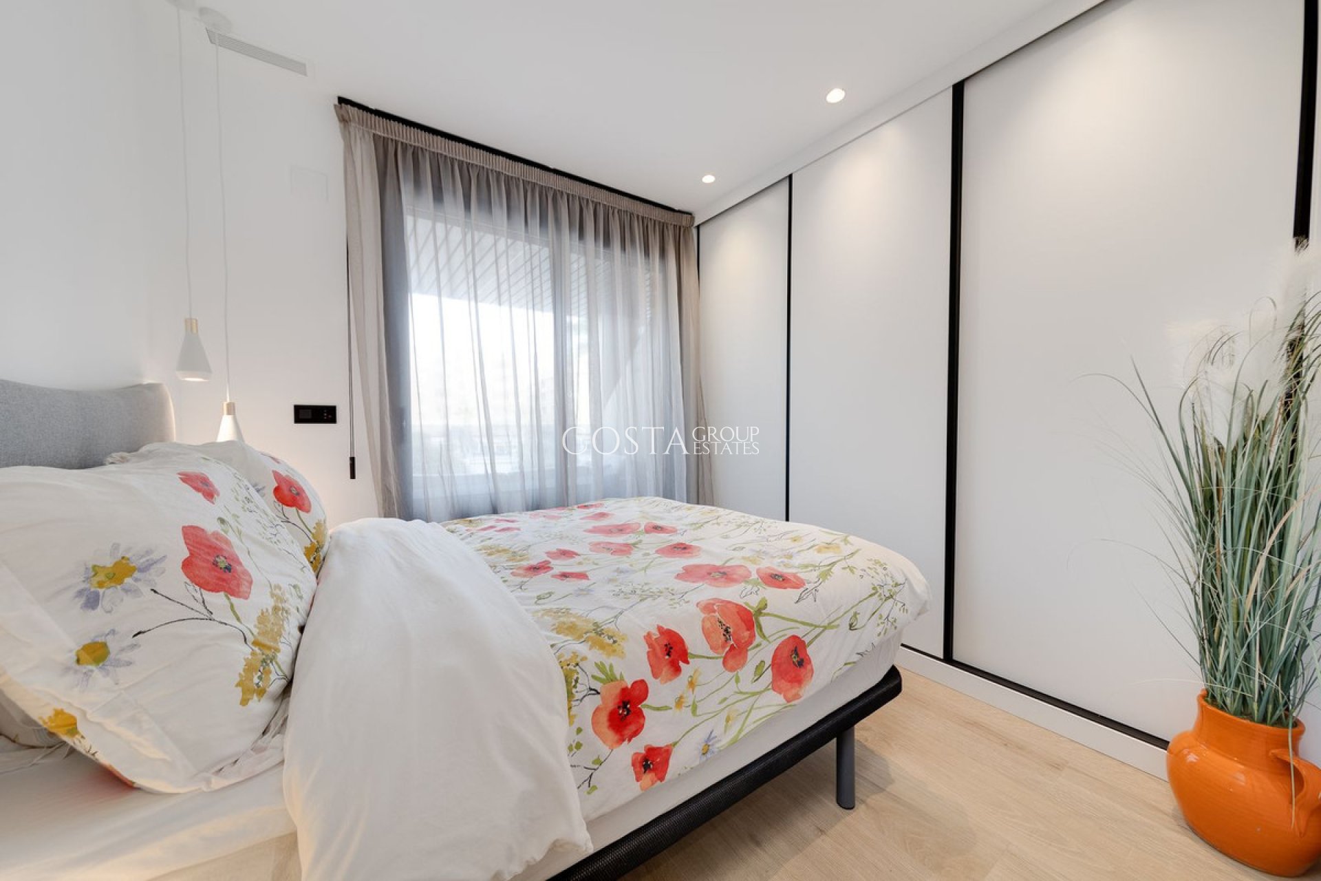 Resale - Apartments -
Torrevieja - Torrevieja Centro