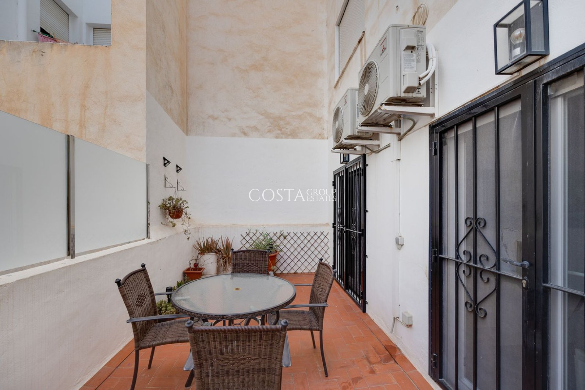 Resale - Apartments -
Torrevieja - Torrevieja Centro