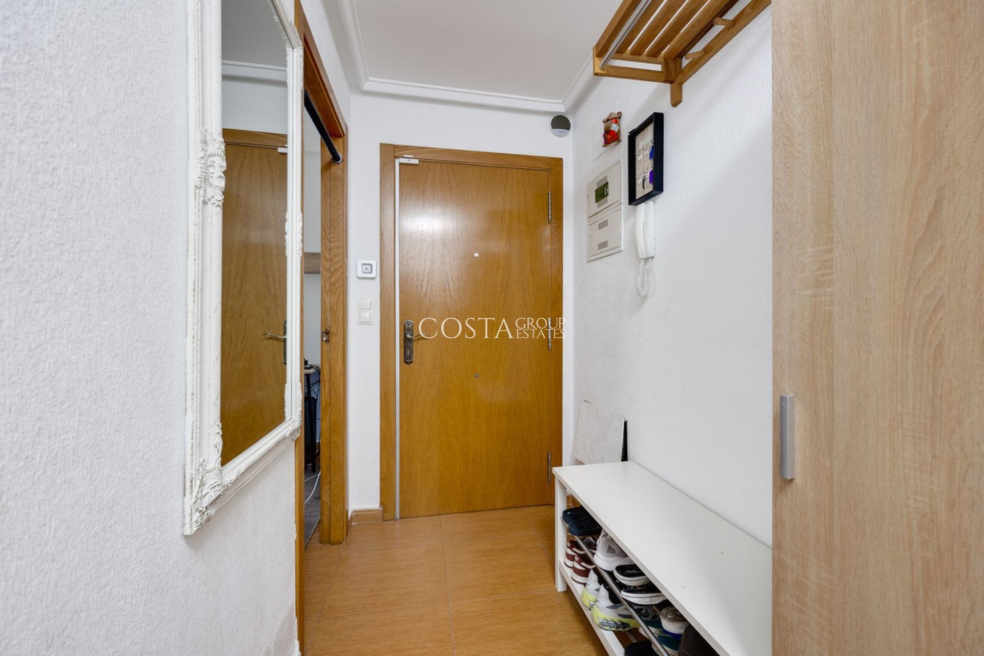 Resale - Apartments -
Torrevieja - Torrevieja Centro