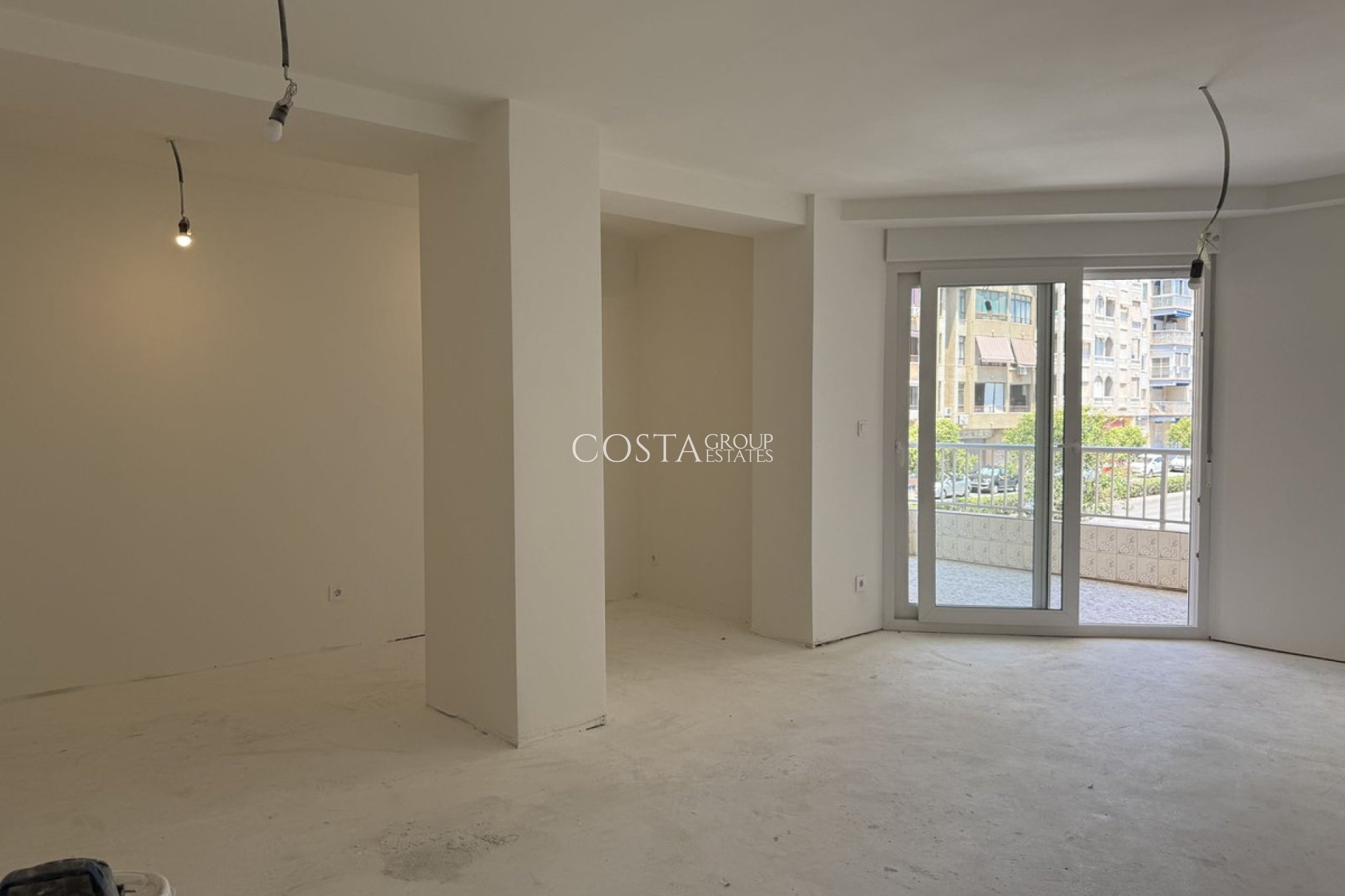 Resale - Apartments -
Torrevieja - Torrevieja Centro