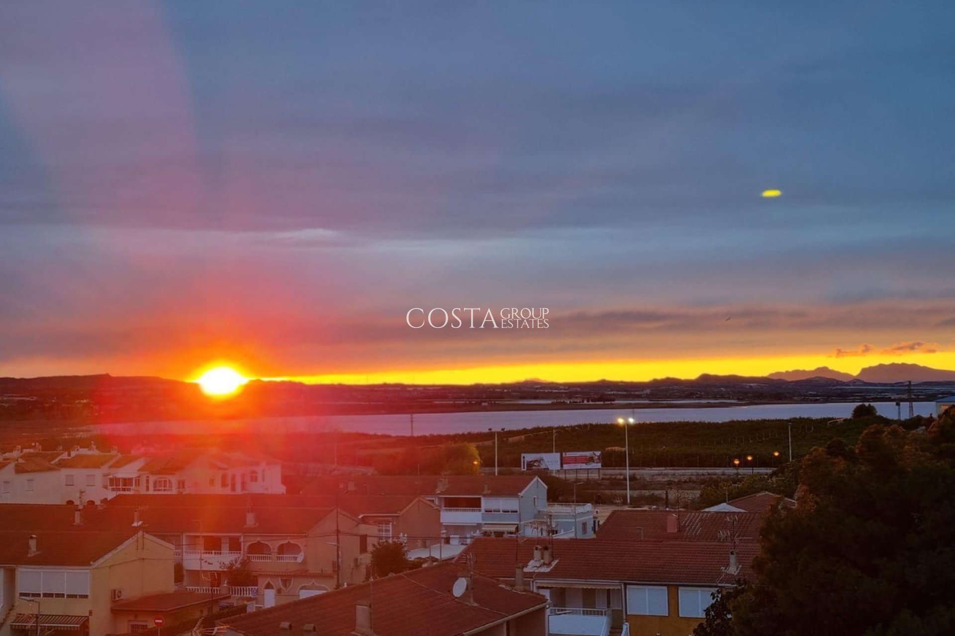 Resale - Apartments -
Torrevieja - Torrevieja Centro