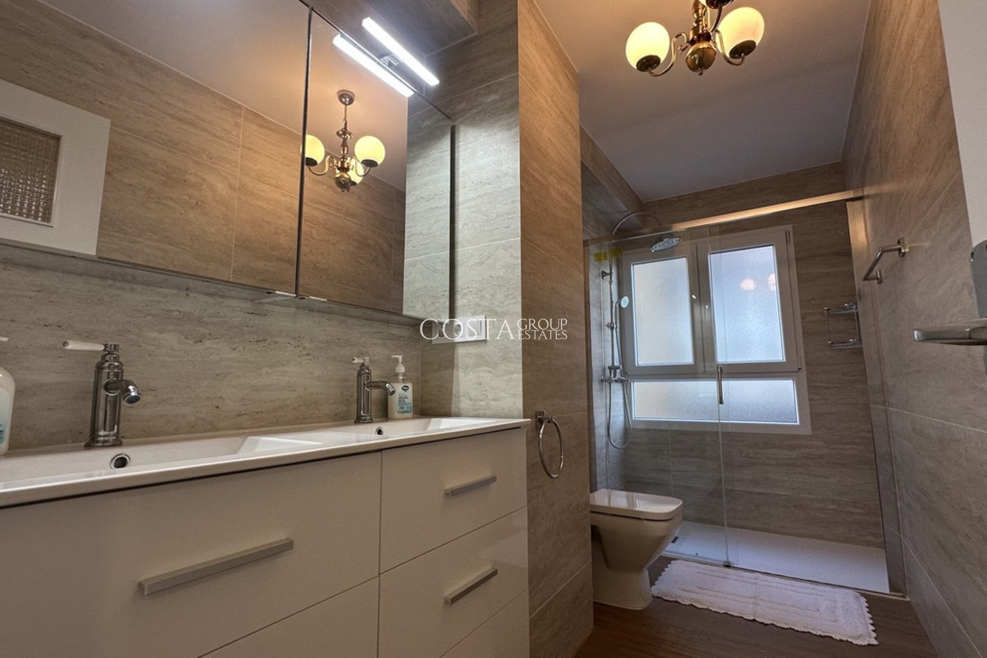 Resale - Apartments -
Torrevieja - Torrevieja Centro