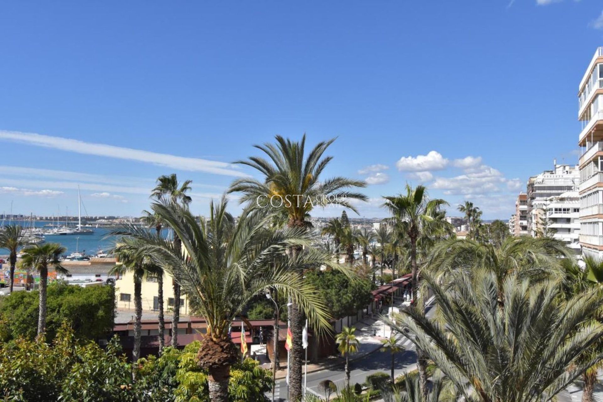 Resale - Apartments -
Torrevieja - Torrevieja Centro