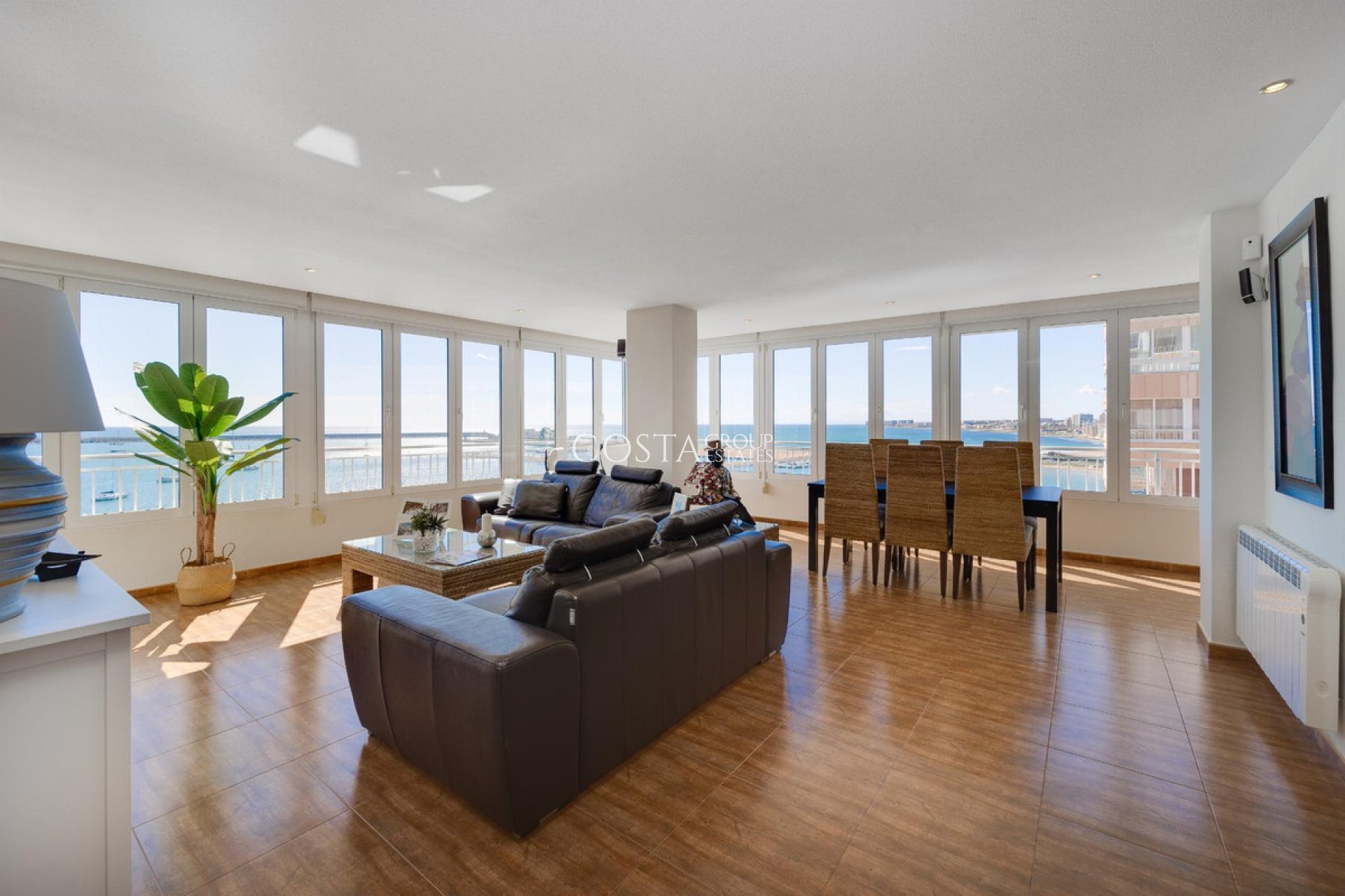 Resale - Apartments -
Torrevieja - Torrevieja Centro