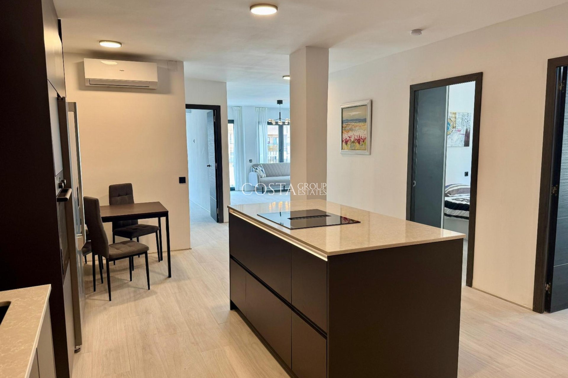Resale - Apartments -
Torrevieja - Torrevieja Centro